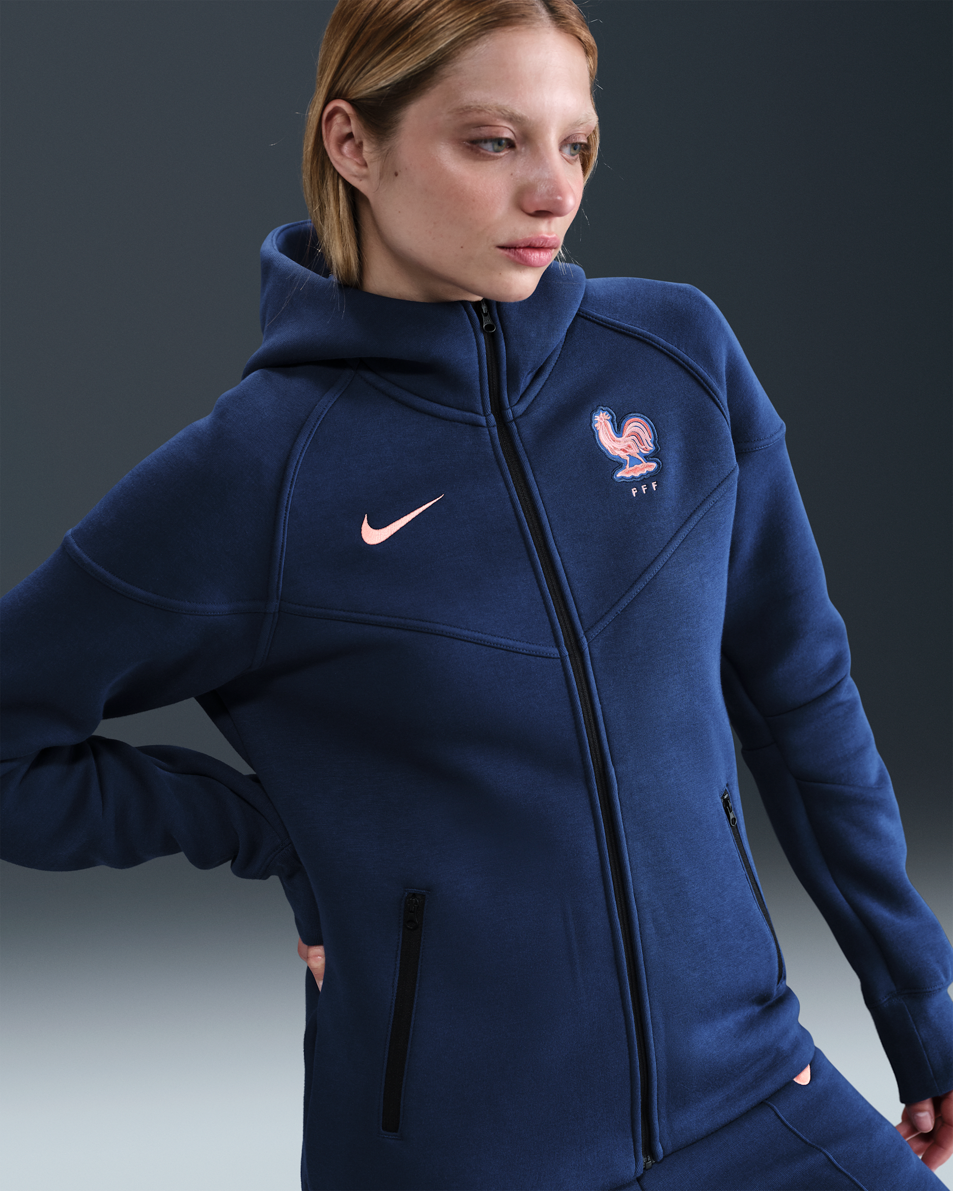 FFF Tech Windrunner Nike Football Fleece-Kapuzenjacke (Damen) - Blue Void/Light Madder Root