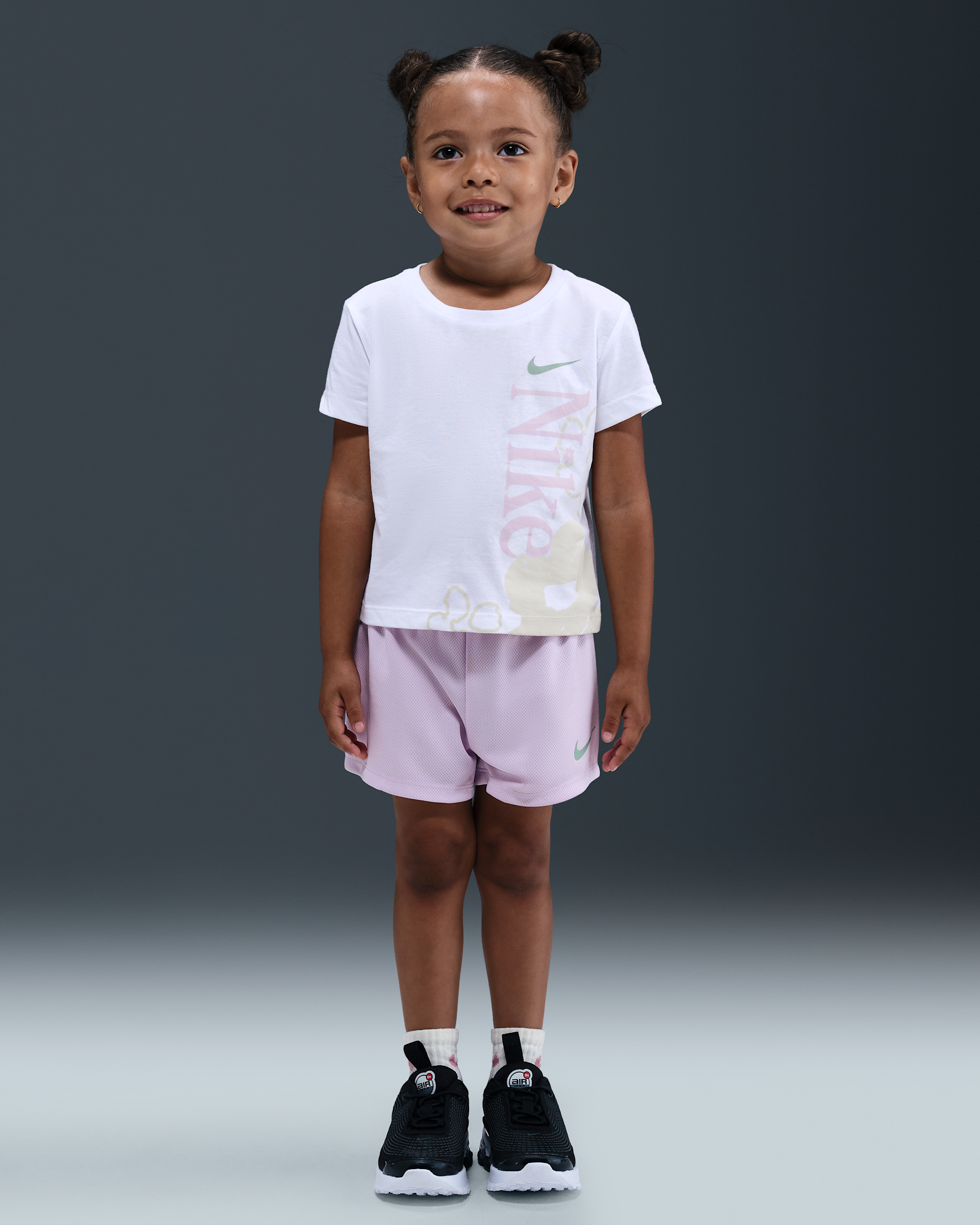 Conjunto de playera y shorts de malla infantil Nike Wild Flower - Muñeca