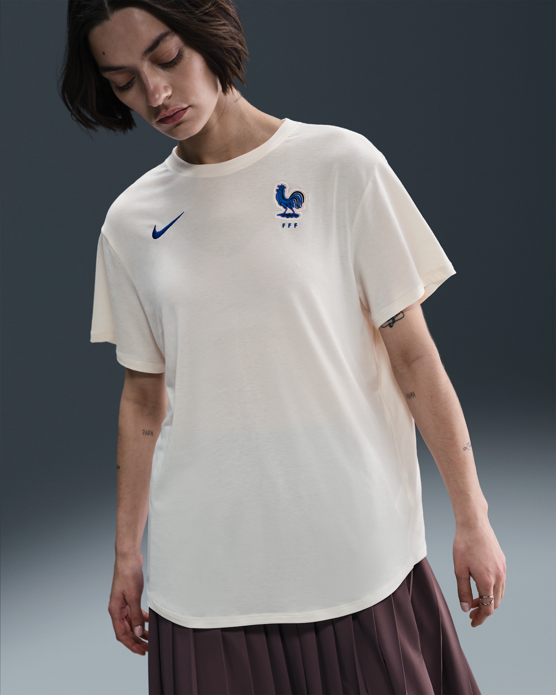 FFF Relaxed Women's Nike One Dri-FIT Football Short-Sleeve Top - Pale Ivory/Washed Coral/Bright Blue