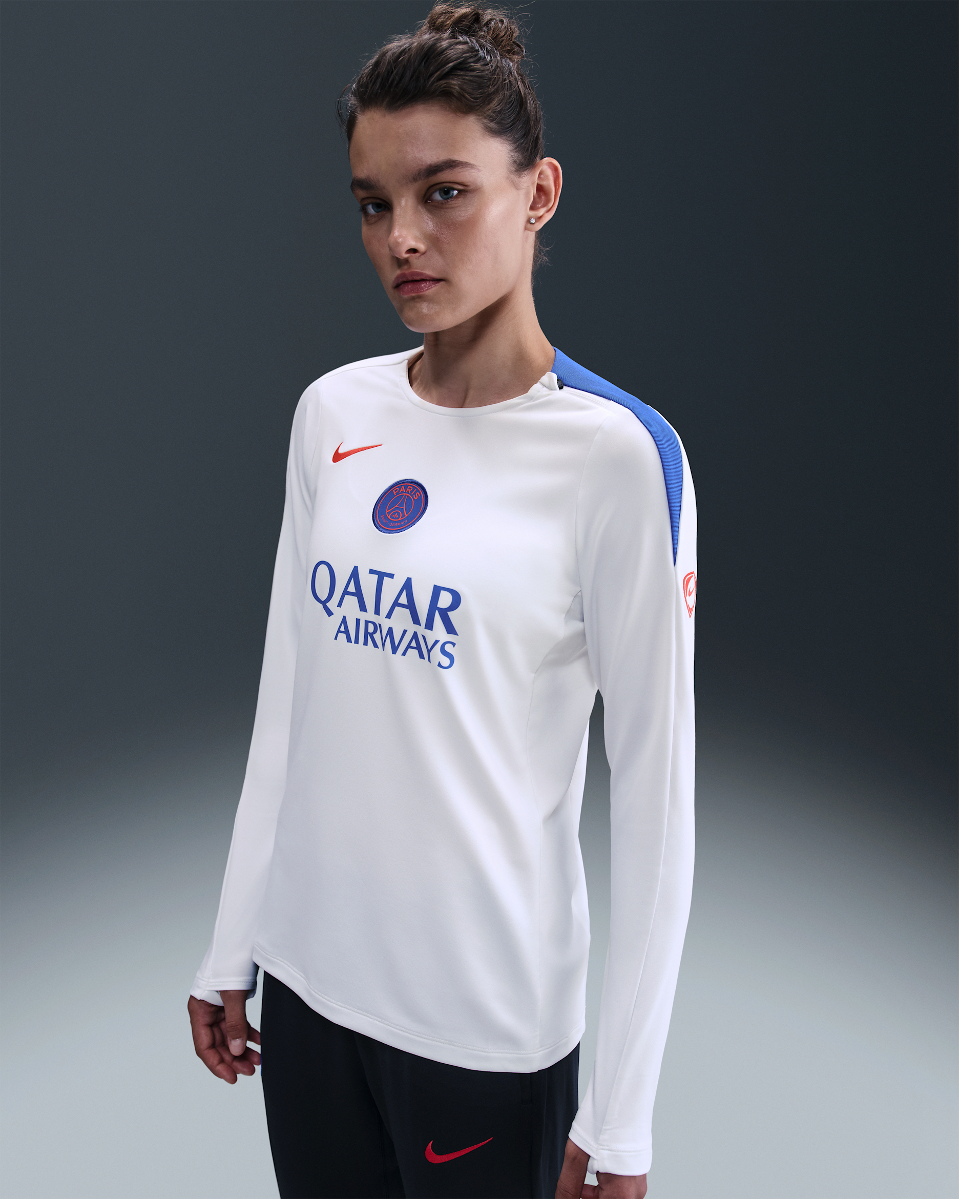 Paris Saint-Germain Strike Third Women's Nike Dri-FIT Total 90 Football Knit Crew-Neck Top - White/Hyper Royal/Global Red