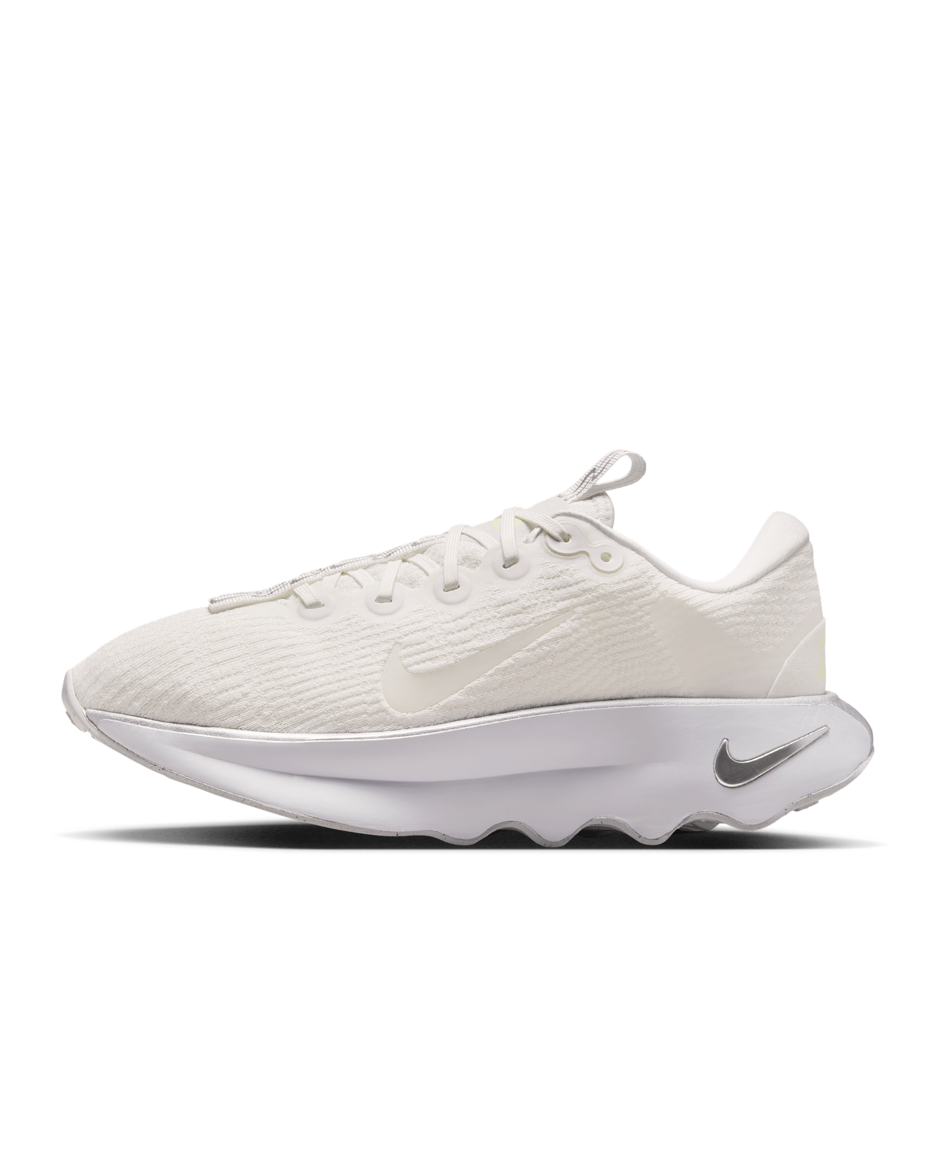 รองเท้าเดินผู้หญิง Nike Motiva - Summit White/ขาว/Metallic Silver/Summit White
