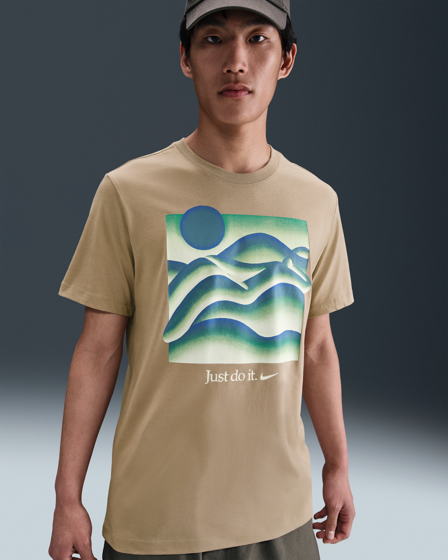 ナイキ スポーツウェア Tシャツ - パラシュートベージュ