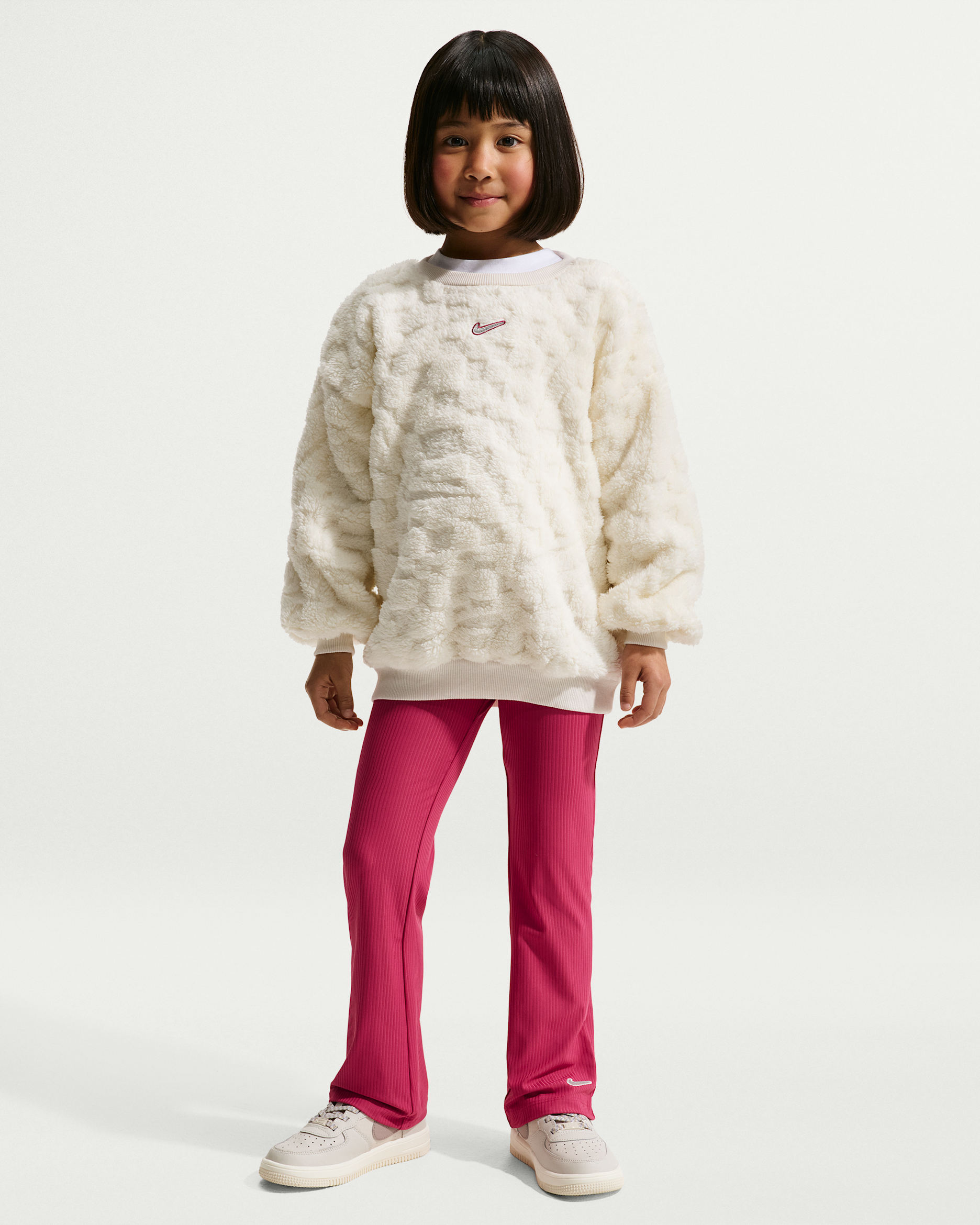 Σετ δύο τεμαχίων με κολάν σε γραμμή που φαρδαίνει προς τα κάτω Nike Cozy για μικρά παιδιά - Sweet Beet