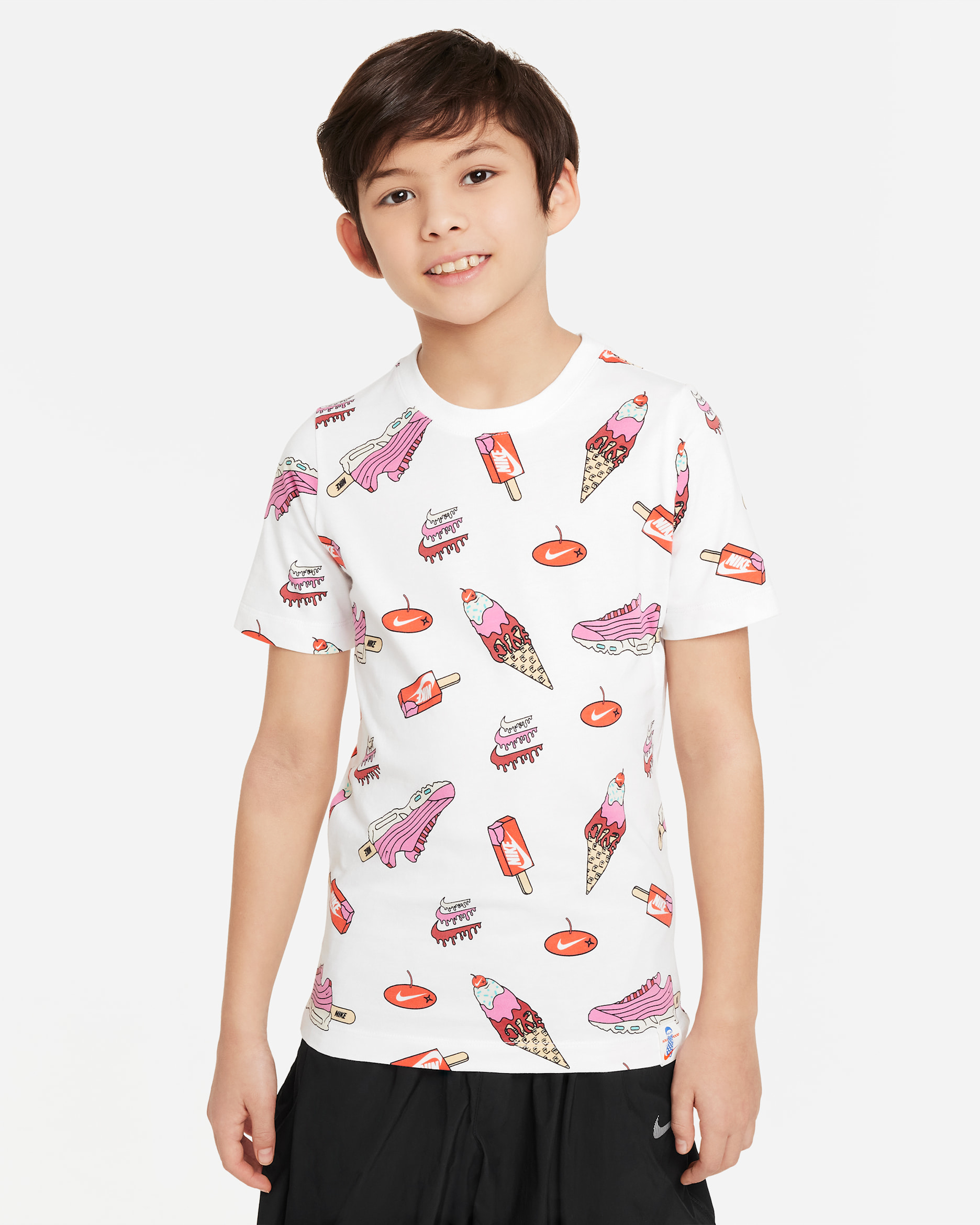 Nike Sportswear Older Kids' T-Shirt - White