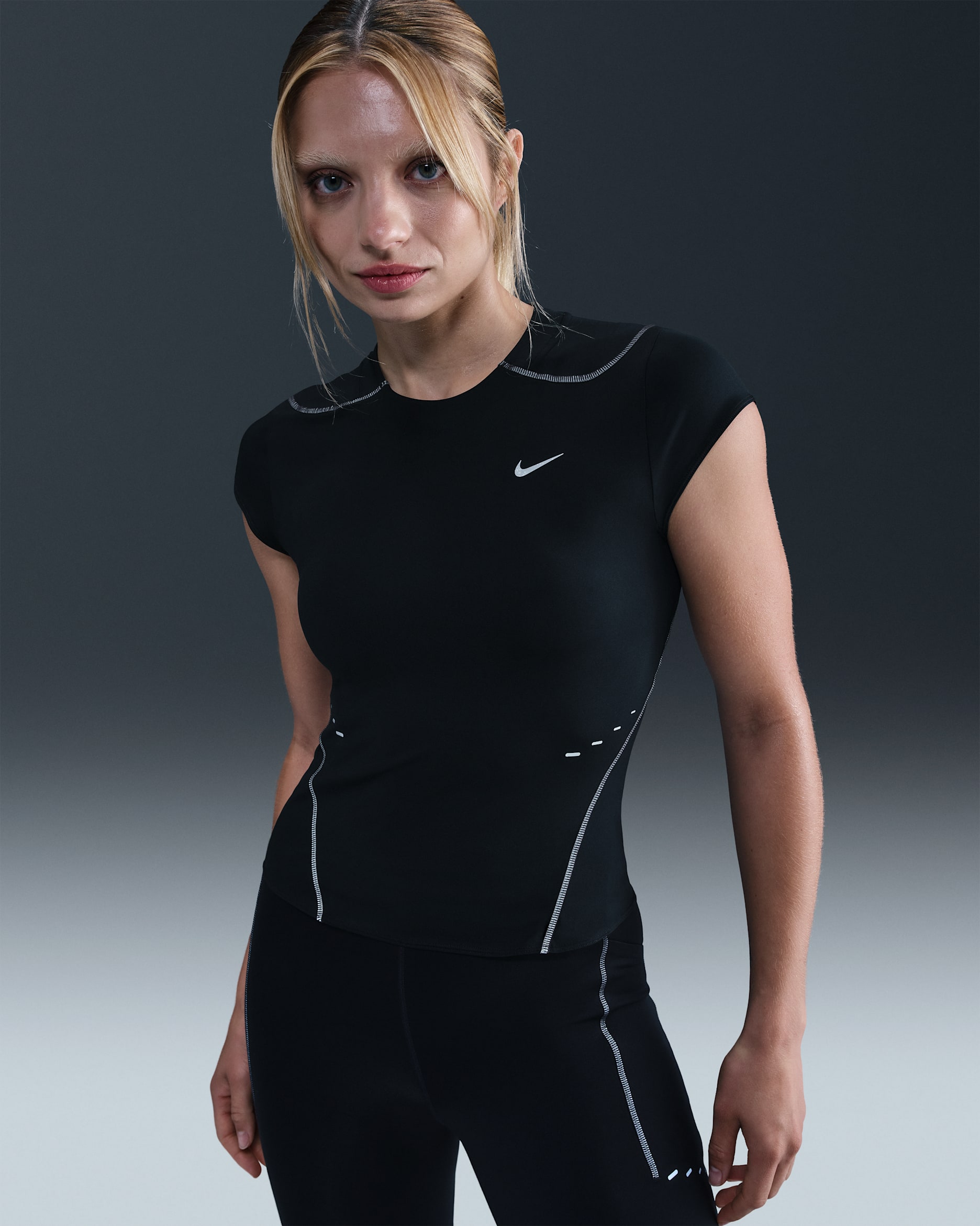 Nike Swift Women's Dri-FIT ADV Running Top with Reflective Design Accents - Black/Dark Smoke Grey
