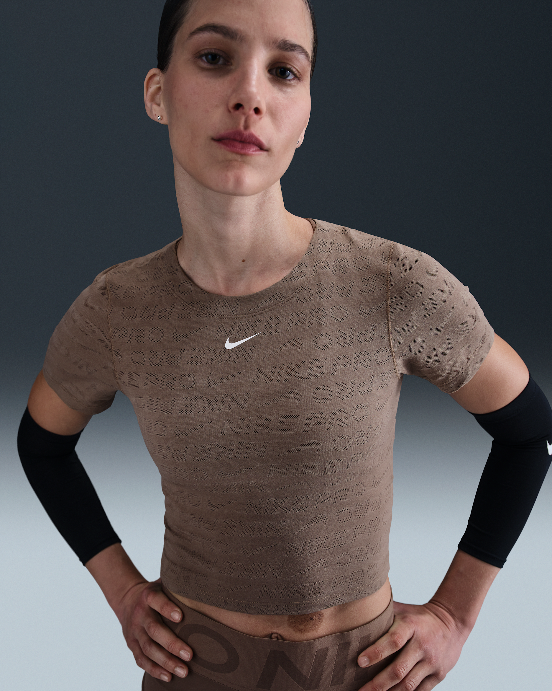 Nike Pro Women's Dri-FIT Short-Sleeve Cropped Jacquard Top - Mink Brown/White