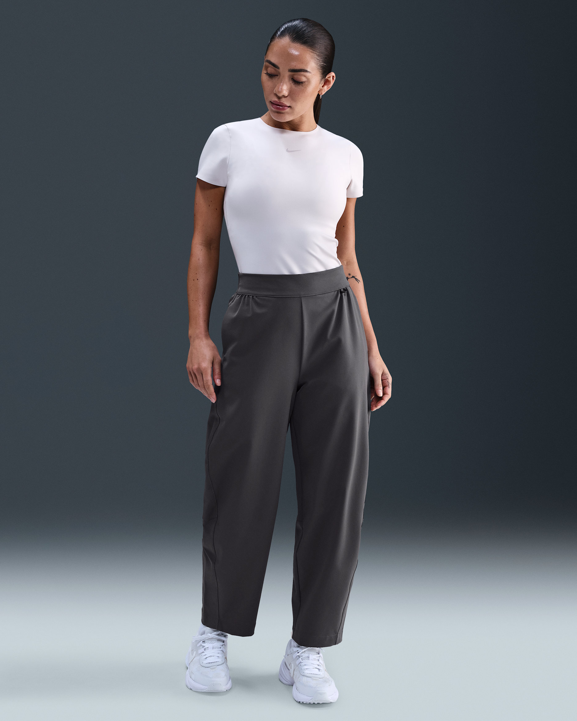 Pantaloni a palloncino loose fit a vita alta Dri-FIT Nike 24.7 PerfectStretch – Donna - Thunder Grey/Dark Shadow