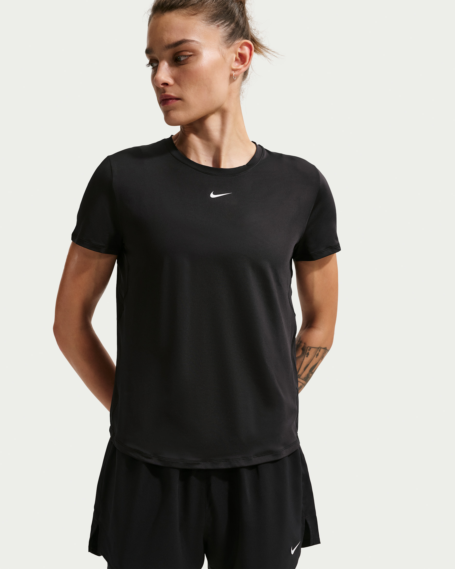 Playera de manga corta Dri-FIT para mujer Nike One Classic - Negro/Blanco