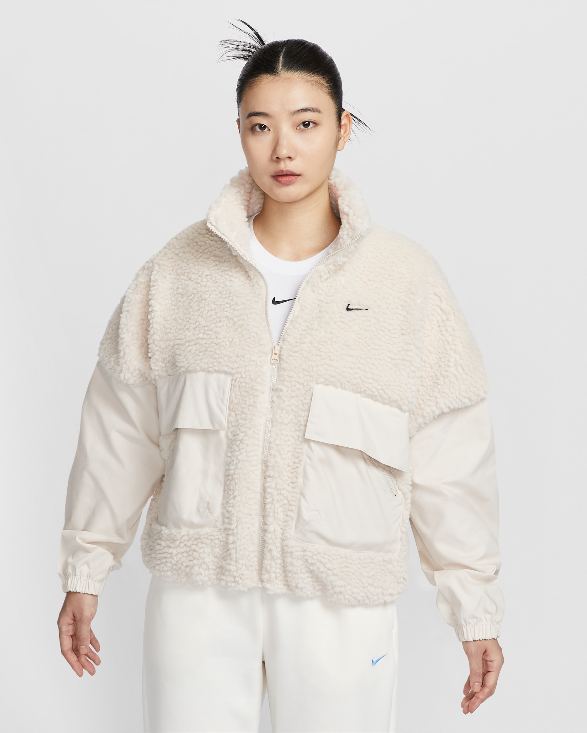 ナイキ スポーツウェア エッセンシャル ウィメンズ オーバーサイズド コージー ジャケット - ライトオールウッドブラウン/ブラック