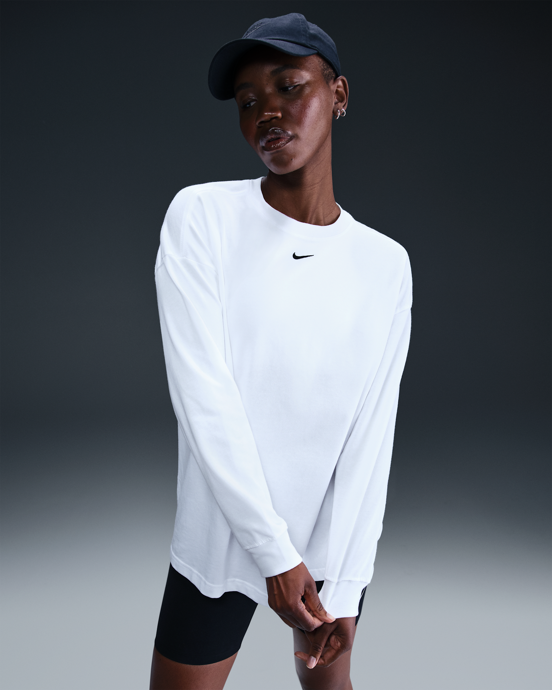 Nike Sportswear Essential Women's Oversized Long-Sleeve T-Shirt - White