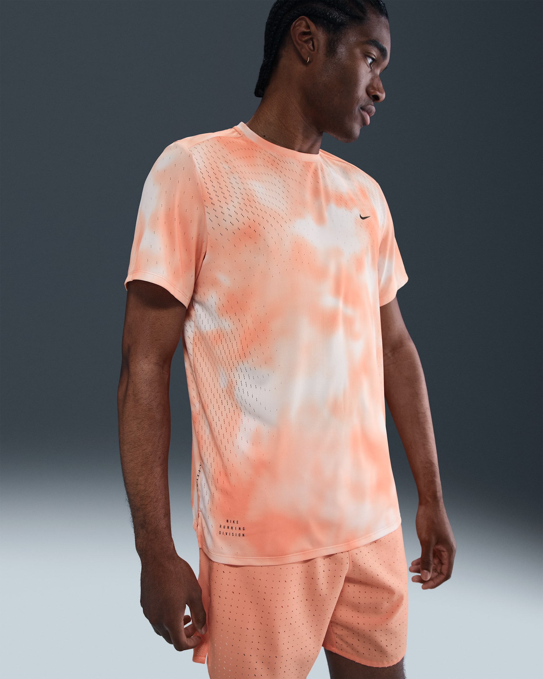 Playera de correr de manga corta Dri-FIT ADV para hombre Nike Running Division Breathe - Ágata melocotón