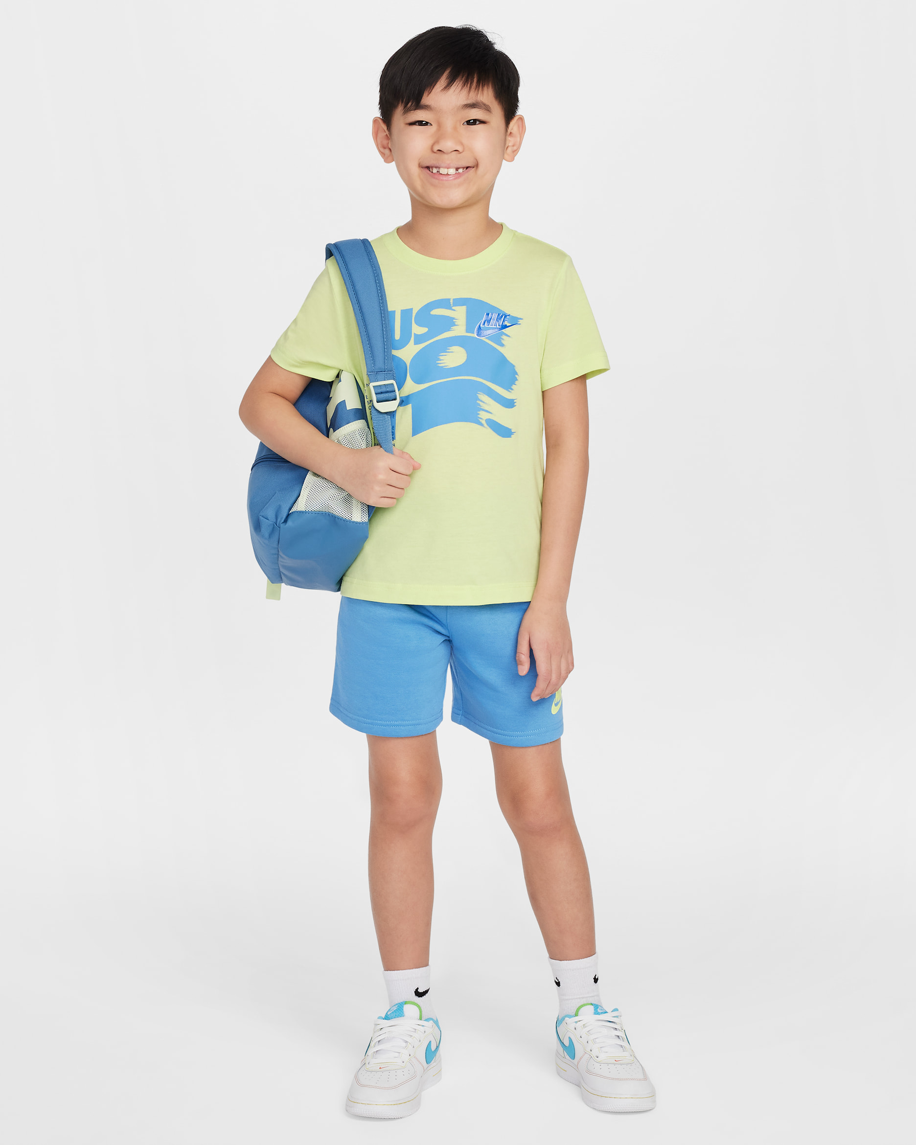 Conjunto de 2 piezas On the Move con shorts de French Terry para niños talla pequeña Nike Sportswear - Azul extremo