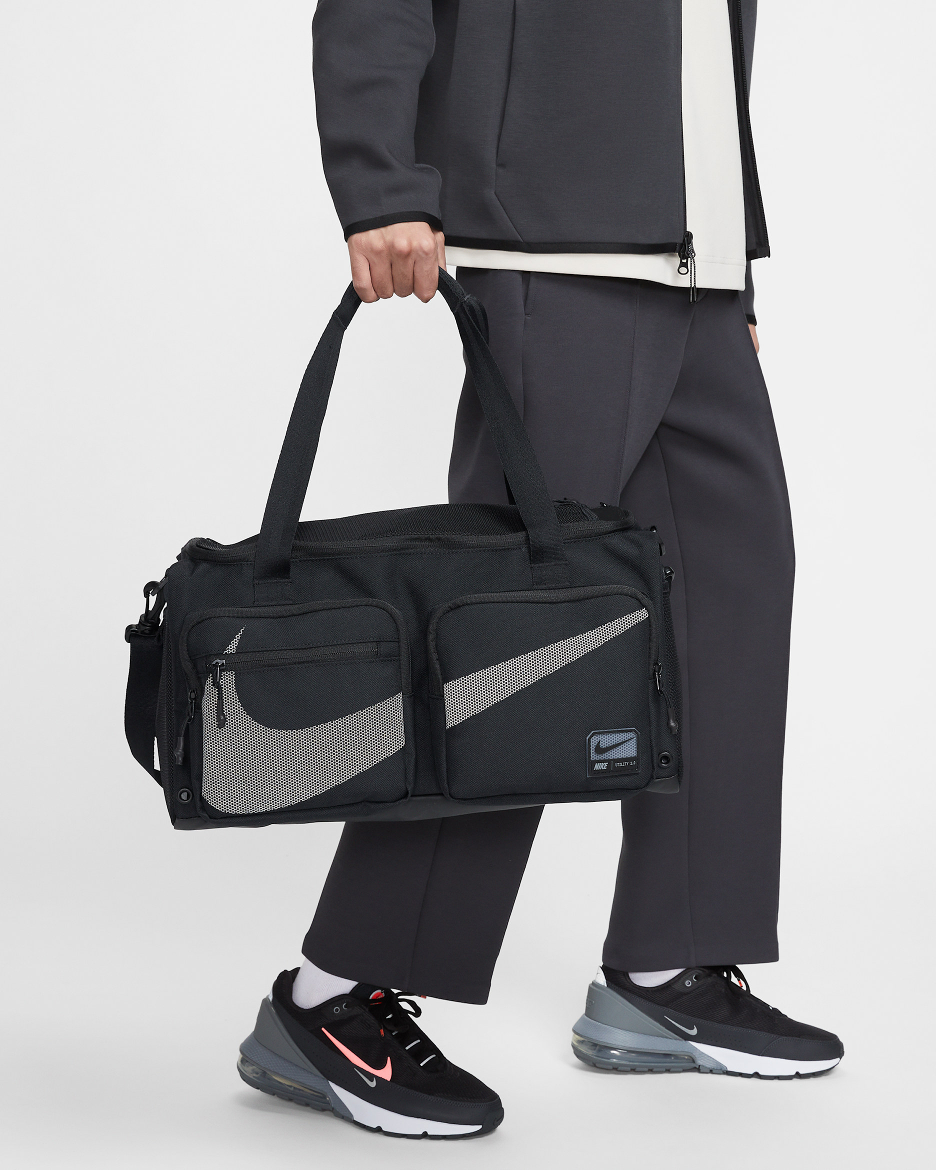 Nike Utility Power 2.0-sportstaske (small, 31 L) - sort/sort/Dark Smoke Grey