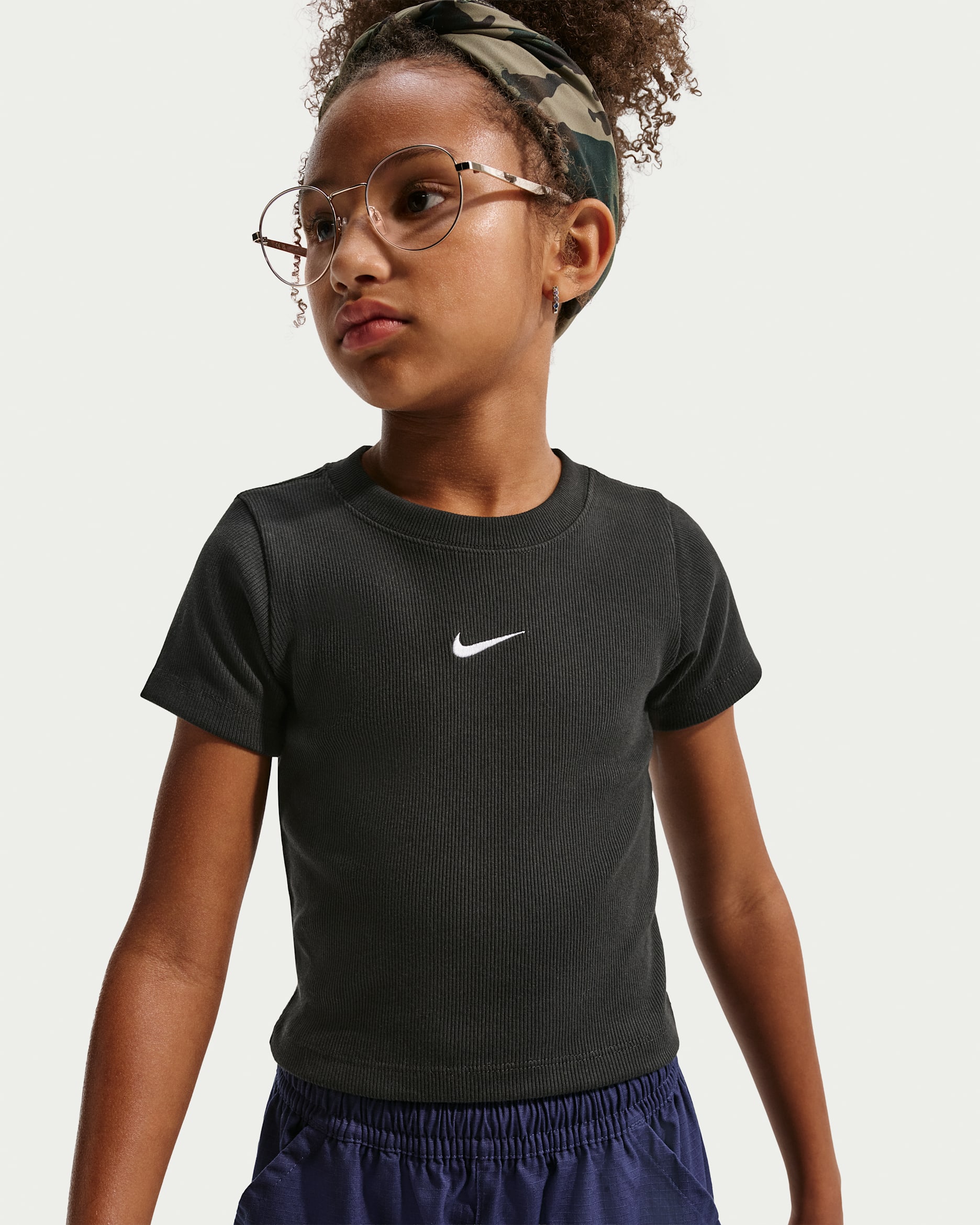 Nike Sportswear Older Kids' (Girls') Slim Cropped Ribbed T-Shirt - Black