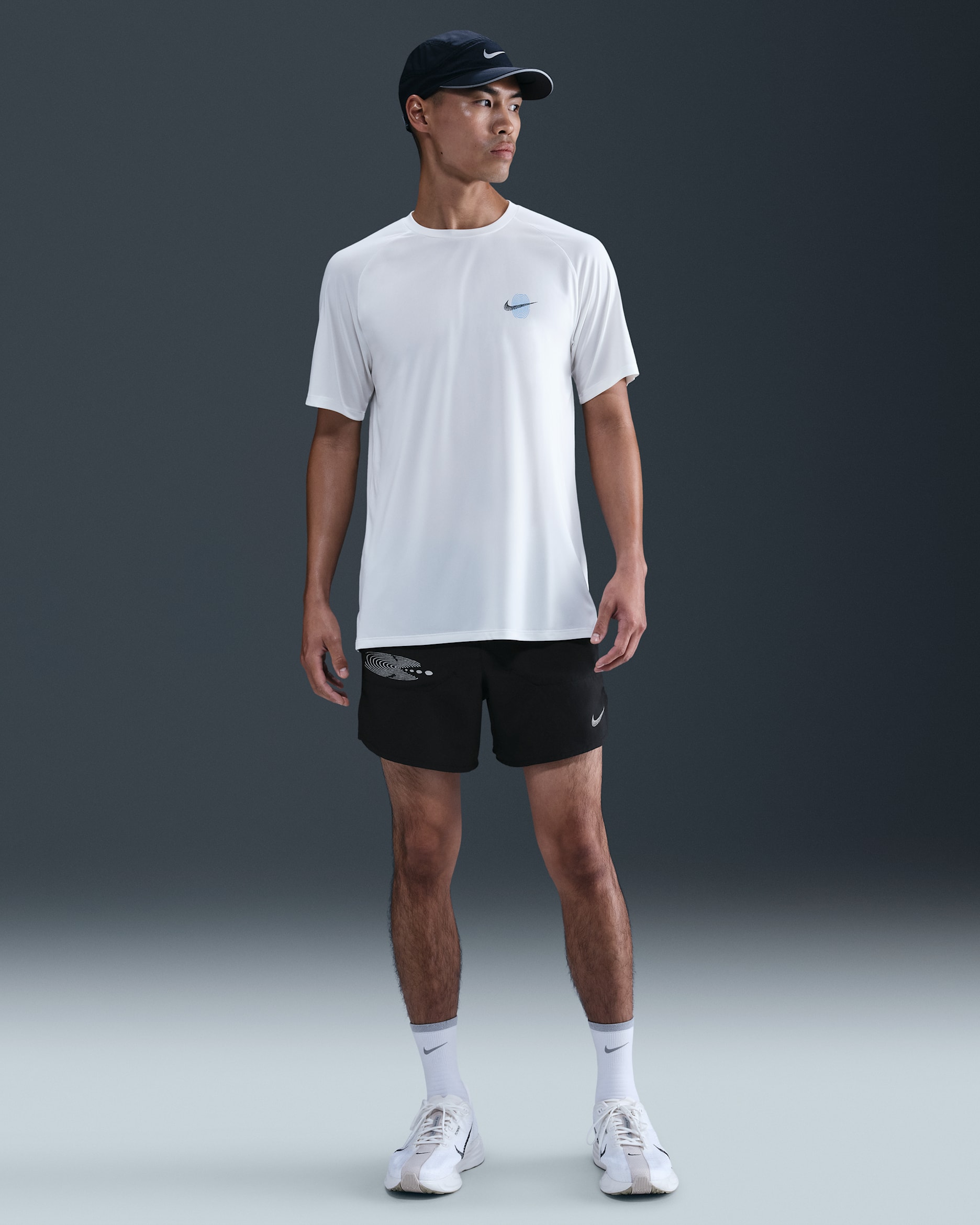 กางเกงวิ่งขาสั้น 5 นิ้วมีซับในผู้ชาย Dri-FIT Nike Stride - ดำ