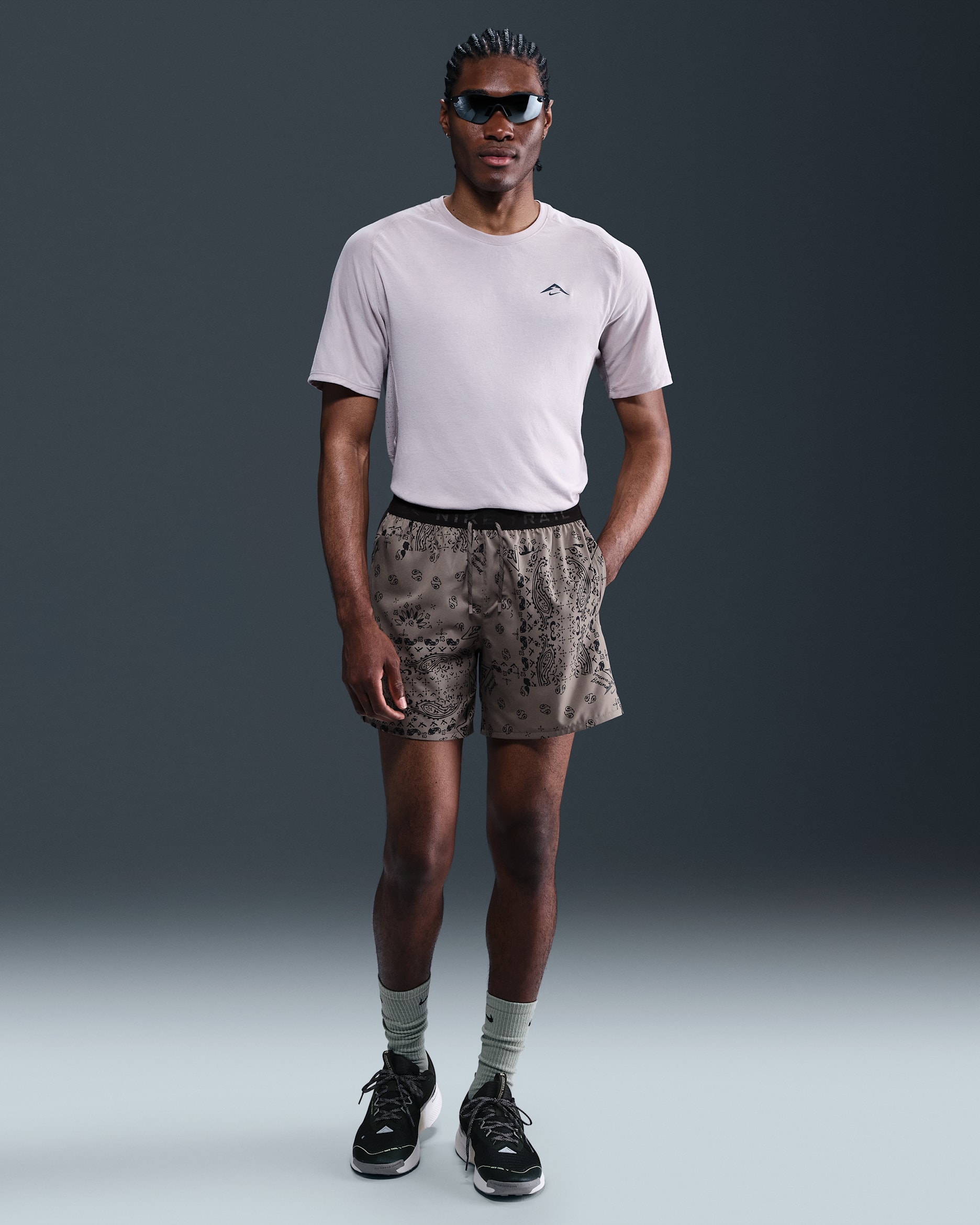 Shorts de correr Dri-FIT de 15 cm con forro de ropa interior para hombre Nike Trail - Cueva/Negro/Negro