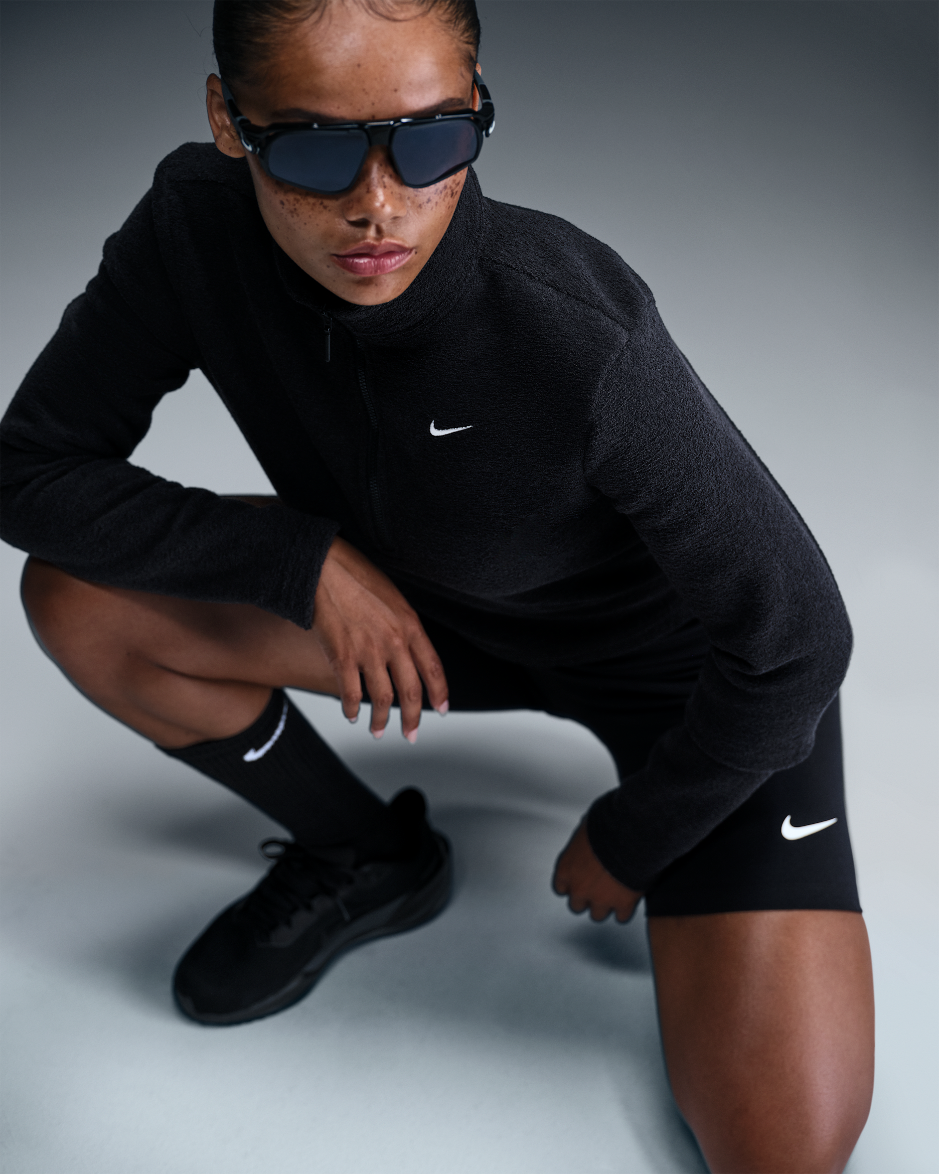 Nike Sportswear Phoenix Plush Women's Slim Long-Sleeve Cosy Fleece 1/2-Zip Top - Black/Sail