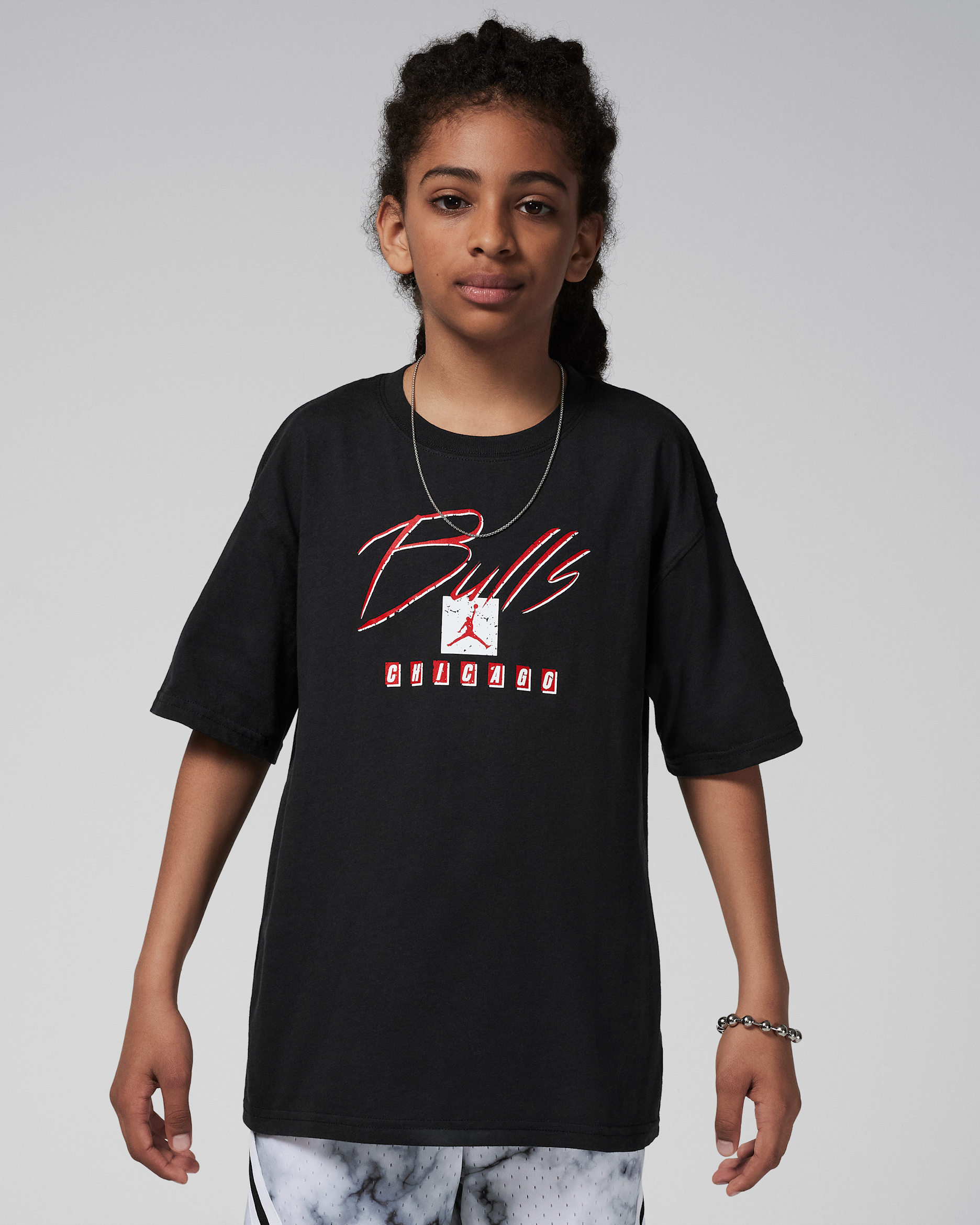 T-Shirt Nike NBA Max90 Σικάγο Μπουλς Courtside Statement Edition για μεγάλα αγόρια - Μαύρο