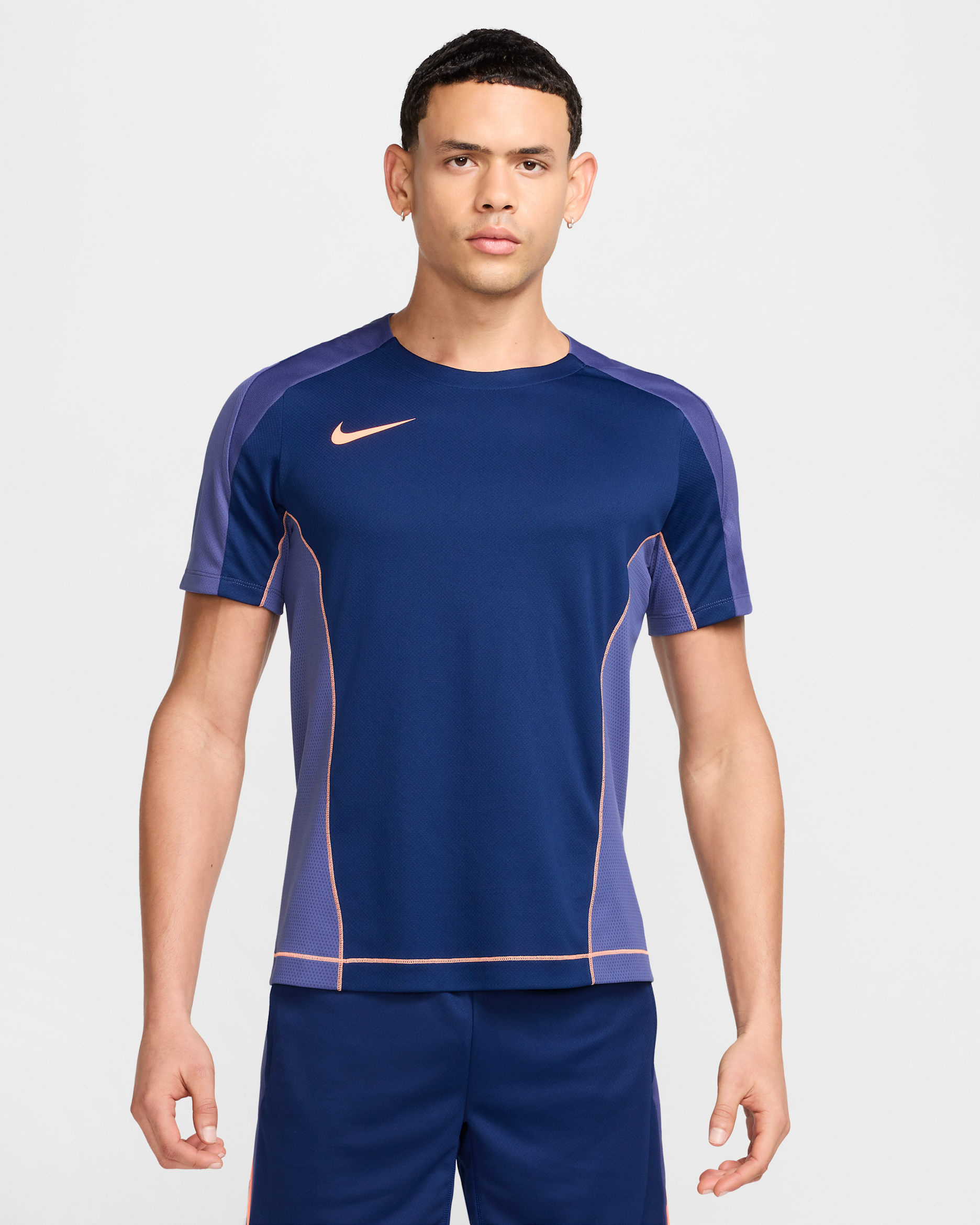 Playera de fútbol Dri-FIT para hombre Nike Strike+ - Azul vacío/Polvo morado oscuro/Naranja pulso/Naranja pulso