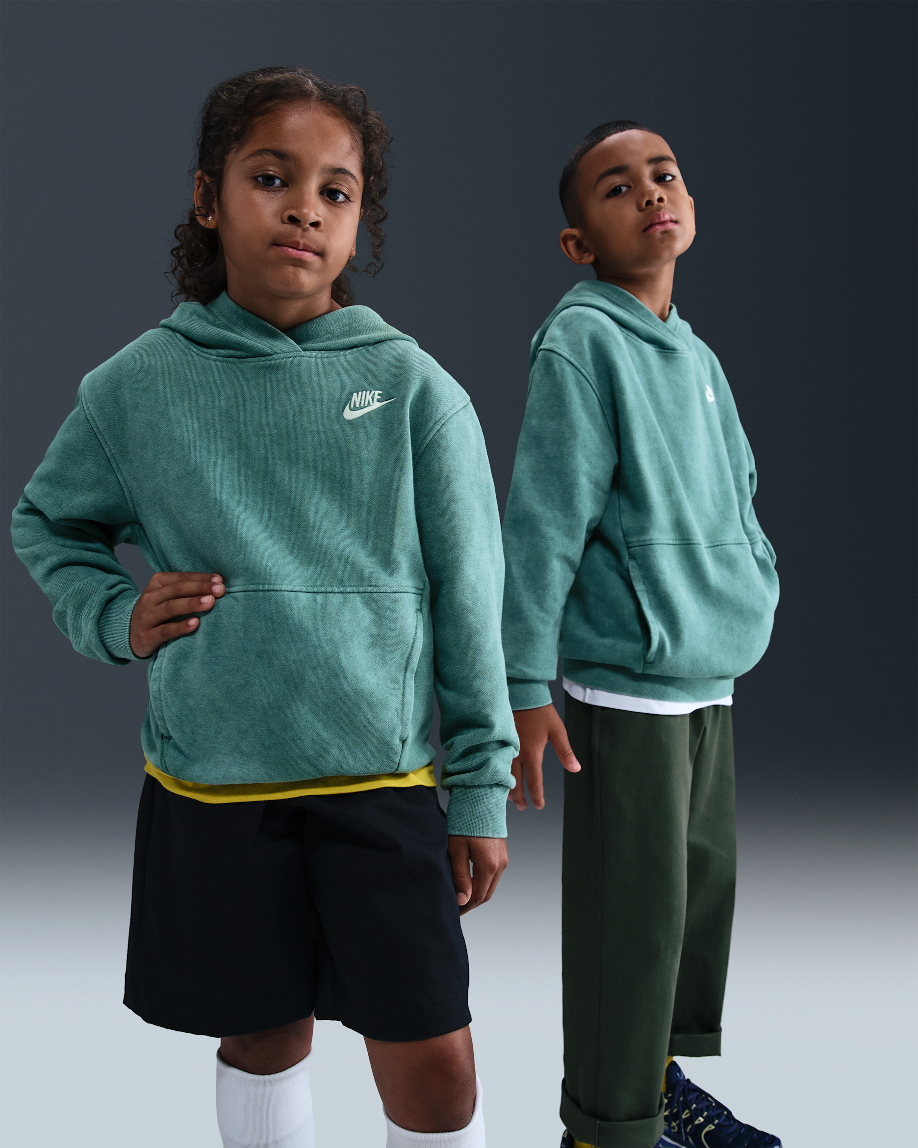 Nike Sportswear Older Kids' Pullover Hoodie - Bicoastal/White