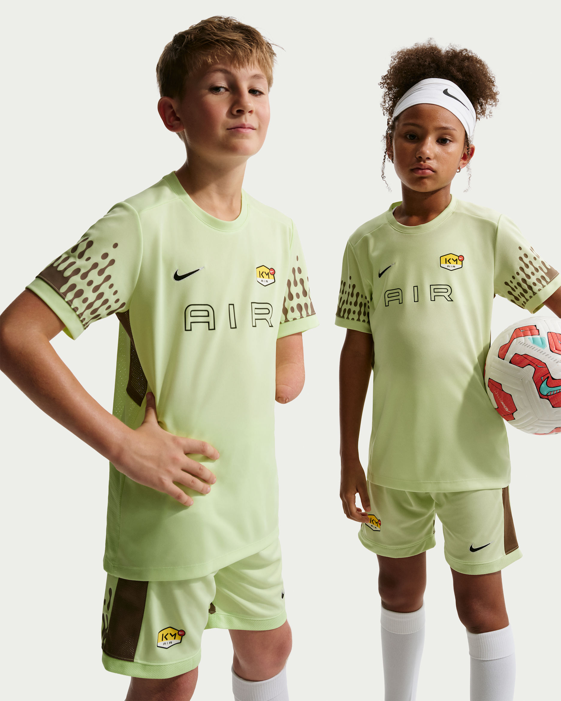 Haut de foot à manches courtes Dri-FIT Kylian Mbappé Academy pour ado - Light Liquid Lime/Plum Eclipse/Light Liquid Lime/Noir