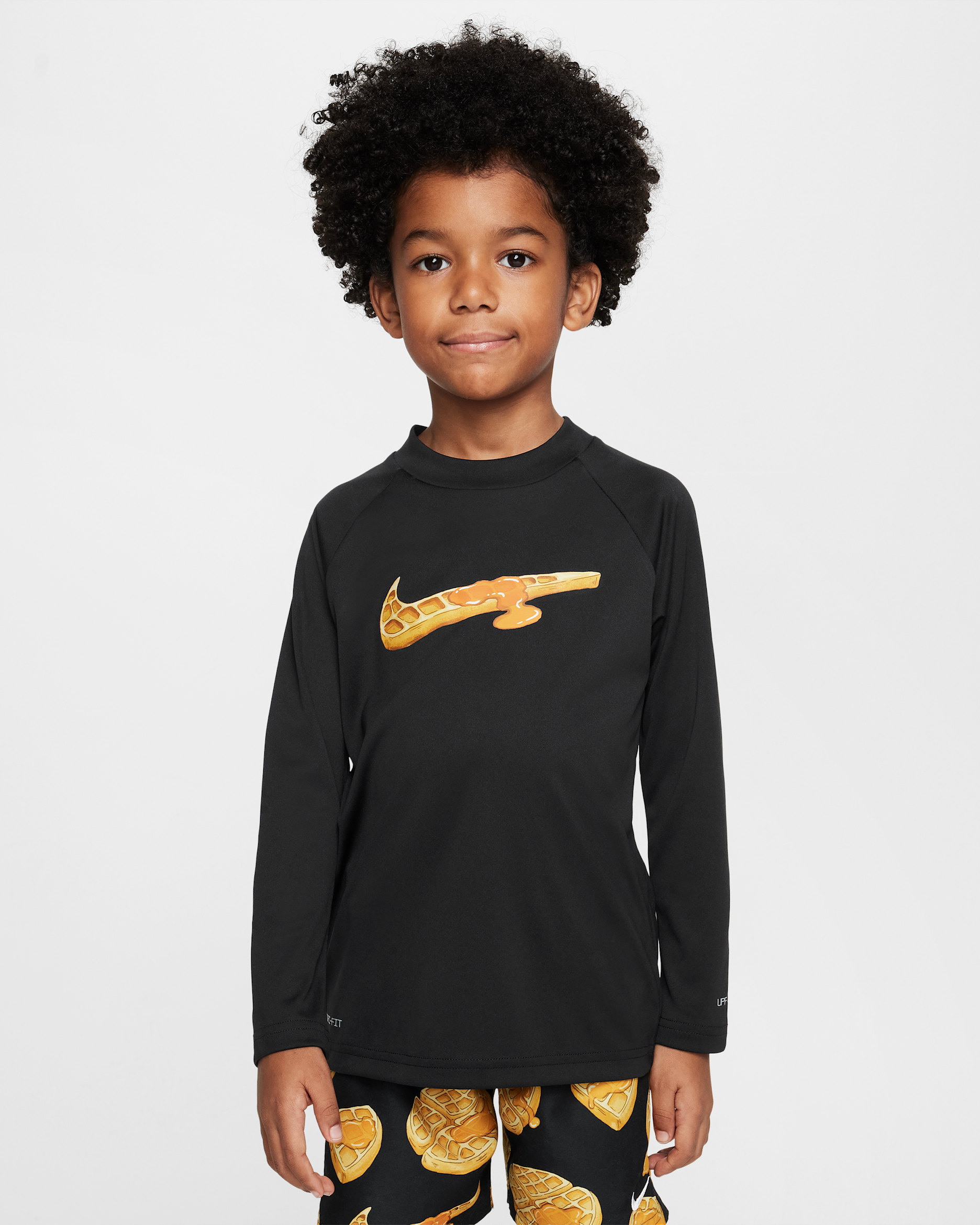 Playera de manga larga para niños talla pequeña Nike Swim Hydroguard - Negro/Leche de coco/Blanco