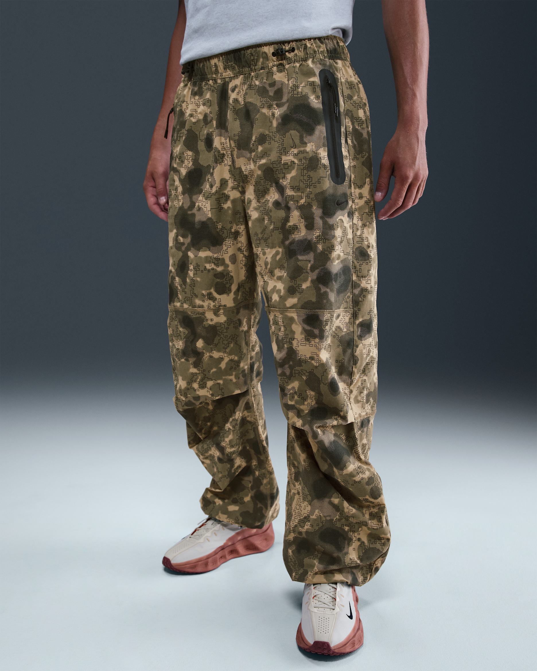 Nike Tech Men's Dri-FIT Woven Camo Loose-Fit Pants