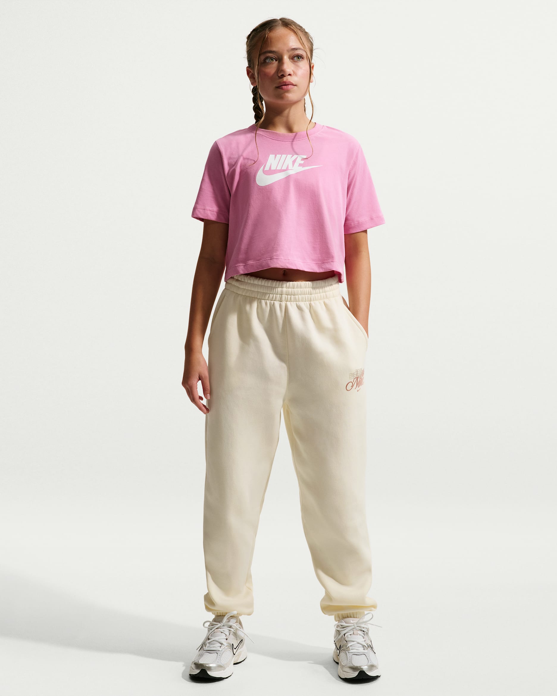 Nike Sportswear Club Fleece Bol Kesimli Grafikli Kız Çocuk Eşofman Altı - Soft Pearl