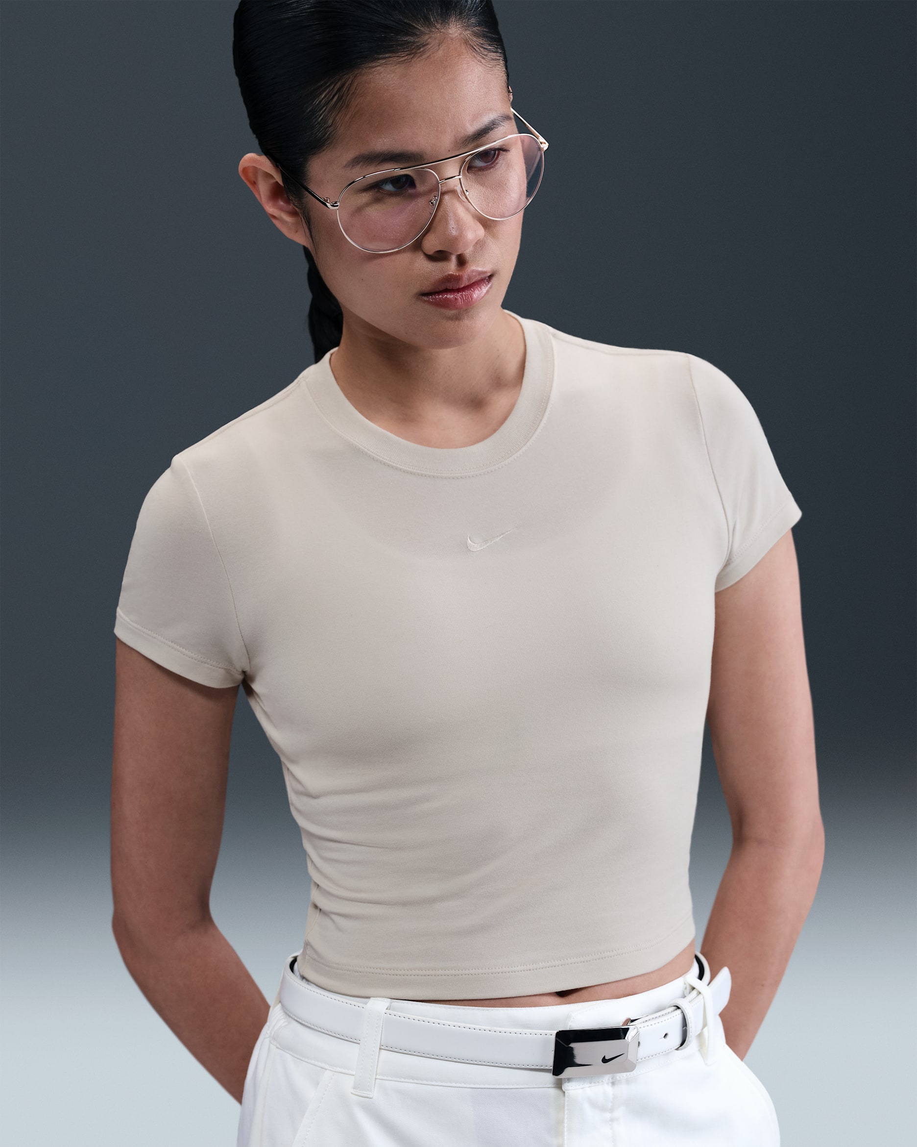 ナイキ スポーツウェア チル ニット ウィメンズ クロップド Tシャツ - ライトオールウッドブラウン/ライトオールウッドブラウン