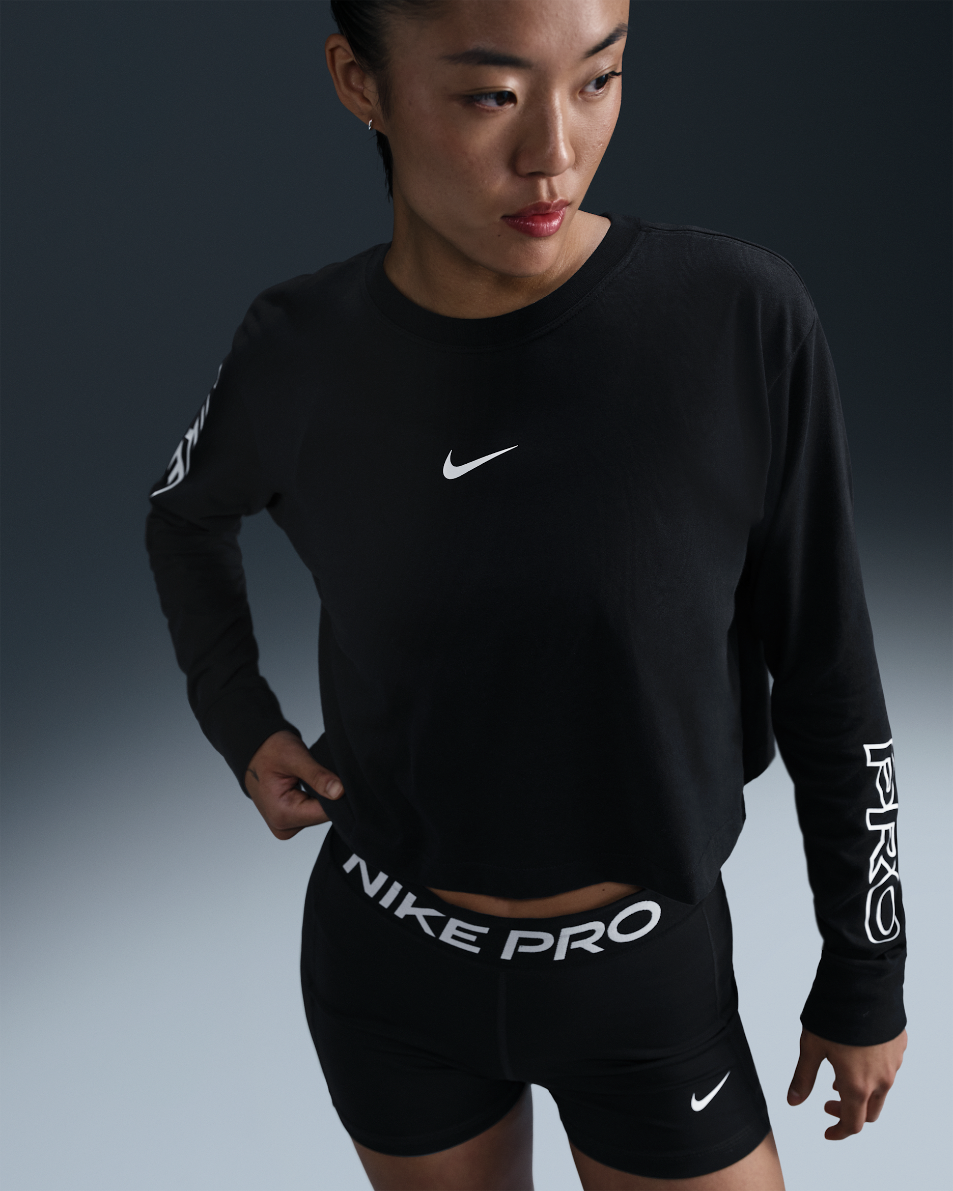 Nike Pro Women's Dri-FIT Long-Sleeve Cropped T-Shirt - Black