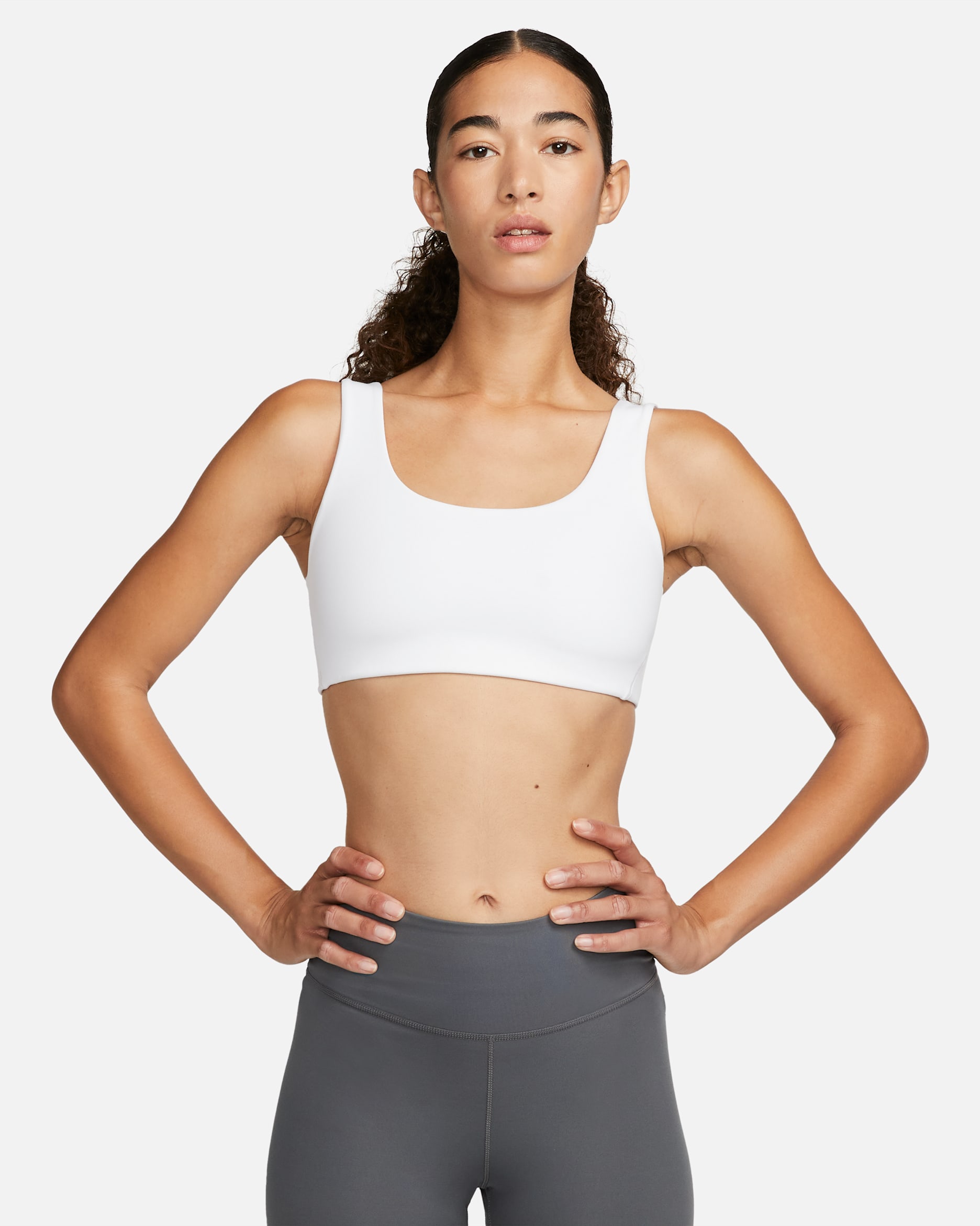 Bra deportivo con cuello en U con forro delgado de baja sujeción para mujer Nike Alate All U - Blanco