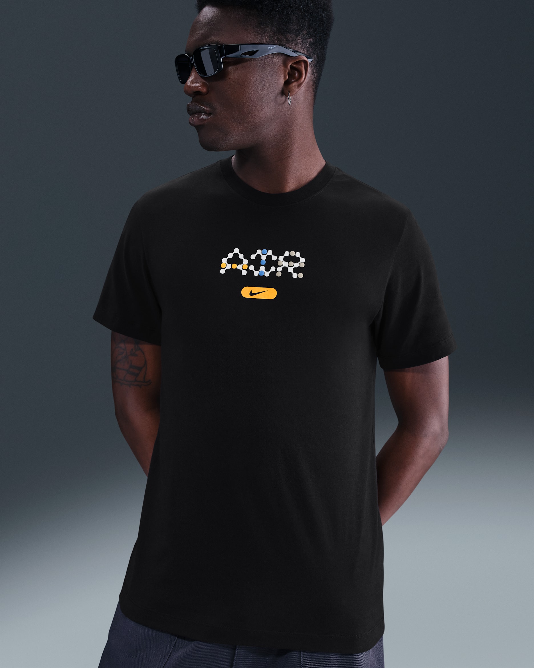 ナイキ スポーツウェア メンズ Tシャツ - ブラック