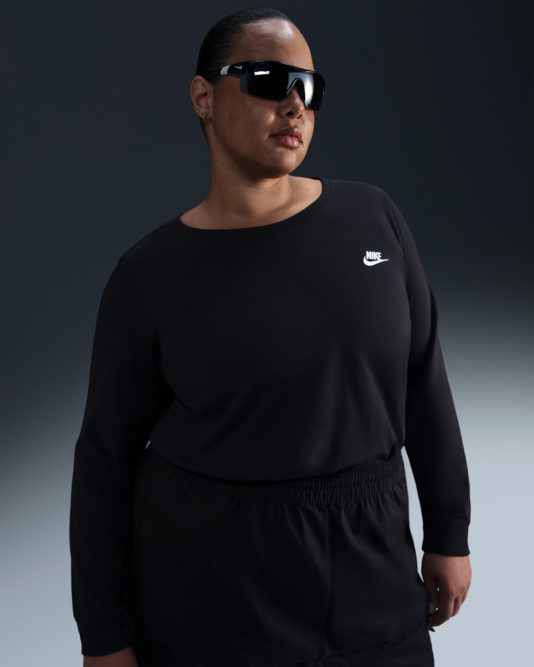 Nike Sportswear Club Women's Long-Sleeve T-Shirt (Plus Size) - Black/White
