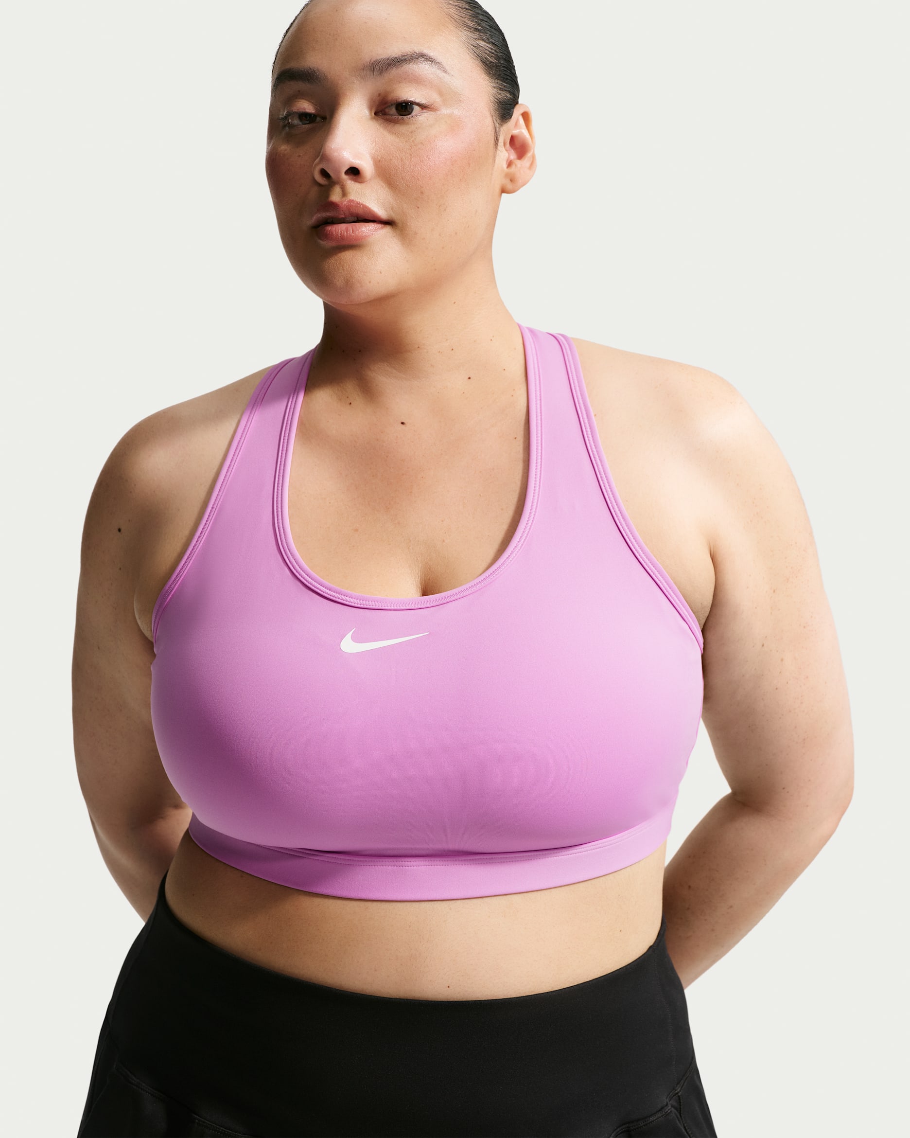 Nike Swoosh 中度支撐型女款襯墊運動內衣 (加大尺寸) - Light Magenta/白色