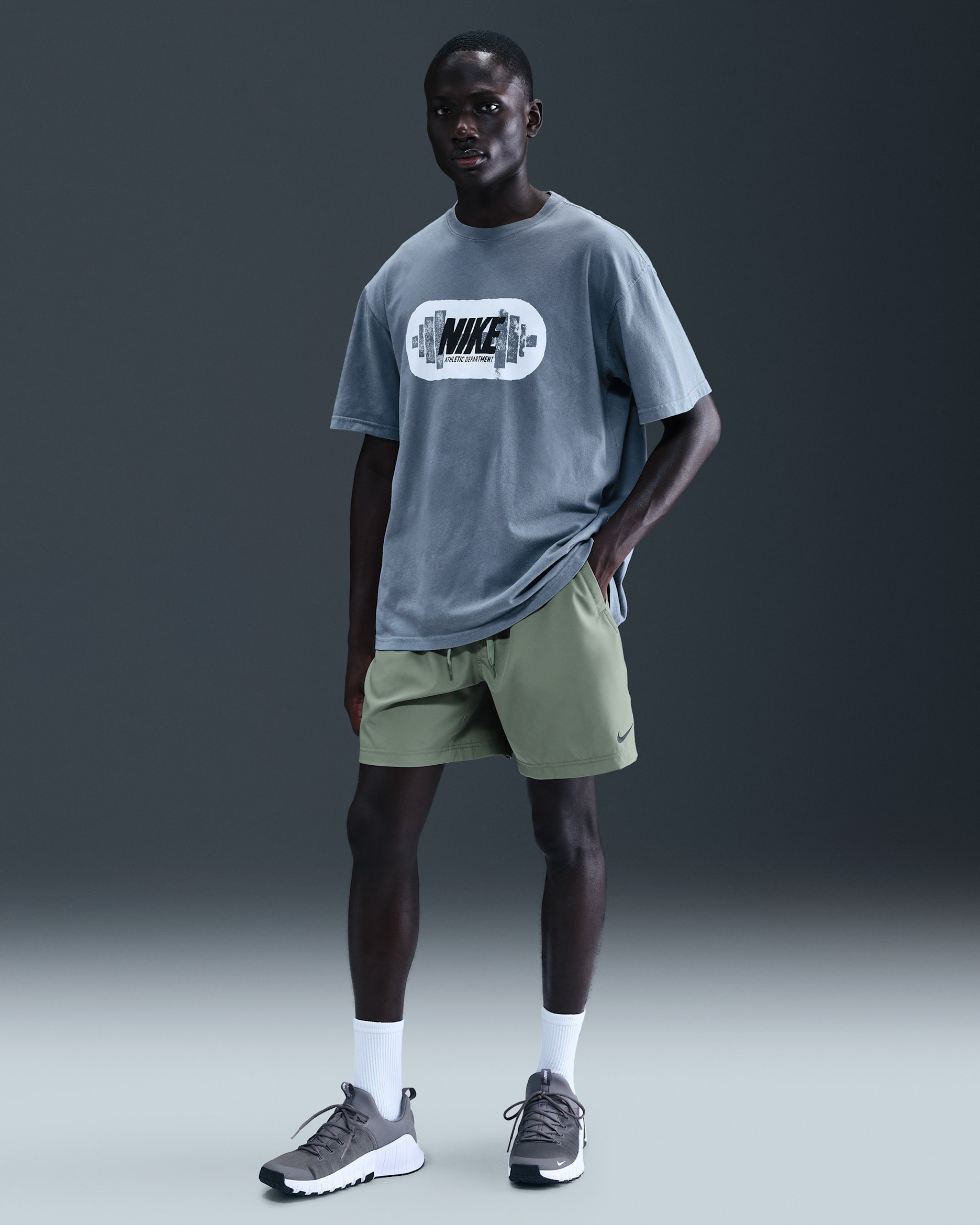 Nike Form vielseitige Dri-FIT Herrenshorts ohne Futter (ca. 18 cm) - Clay Green/Schwarz