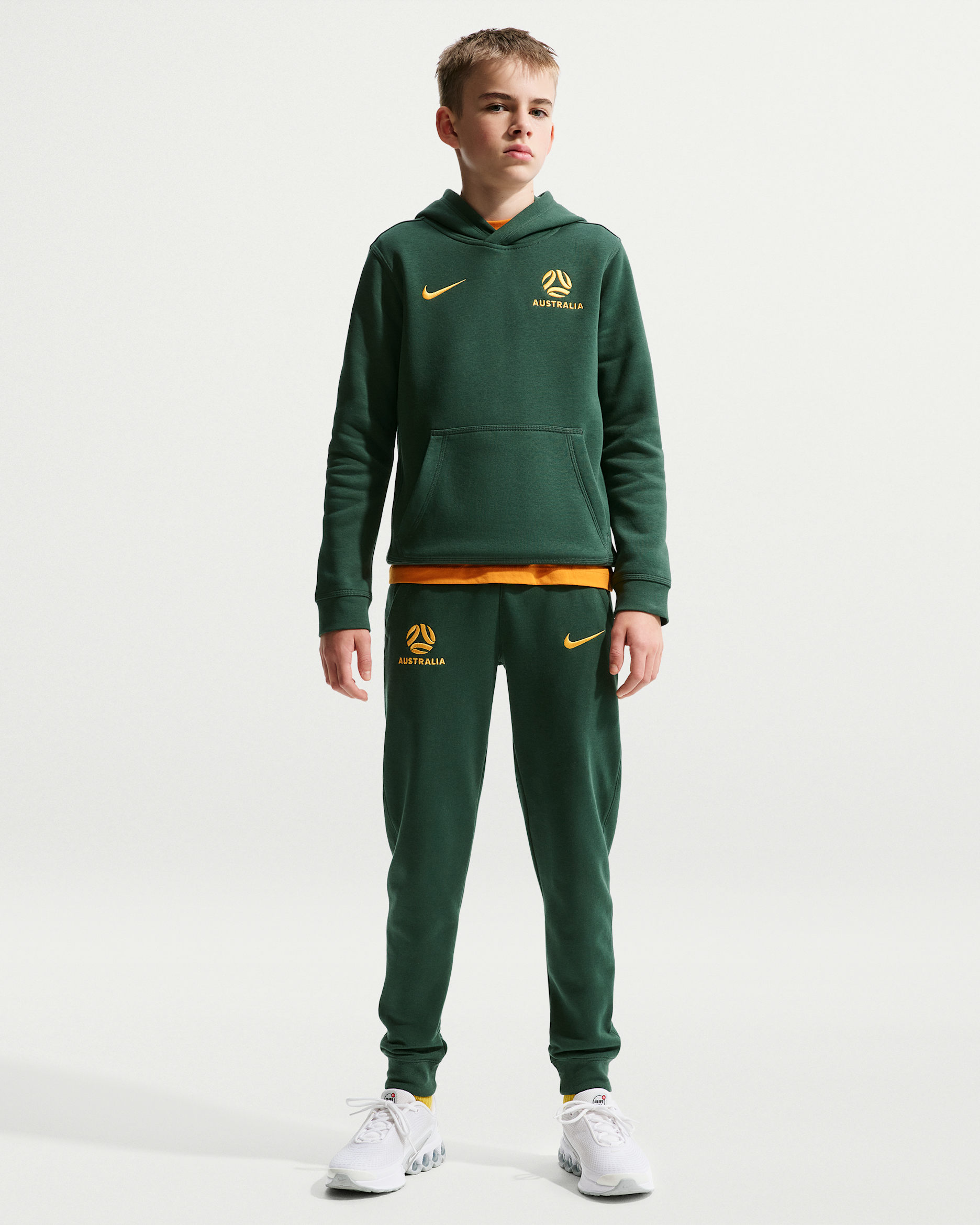 Australia Club Older Kids' (Boys') Nike Football Joggers - Pro Green/University Gold