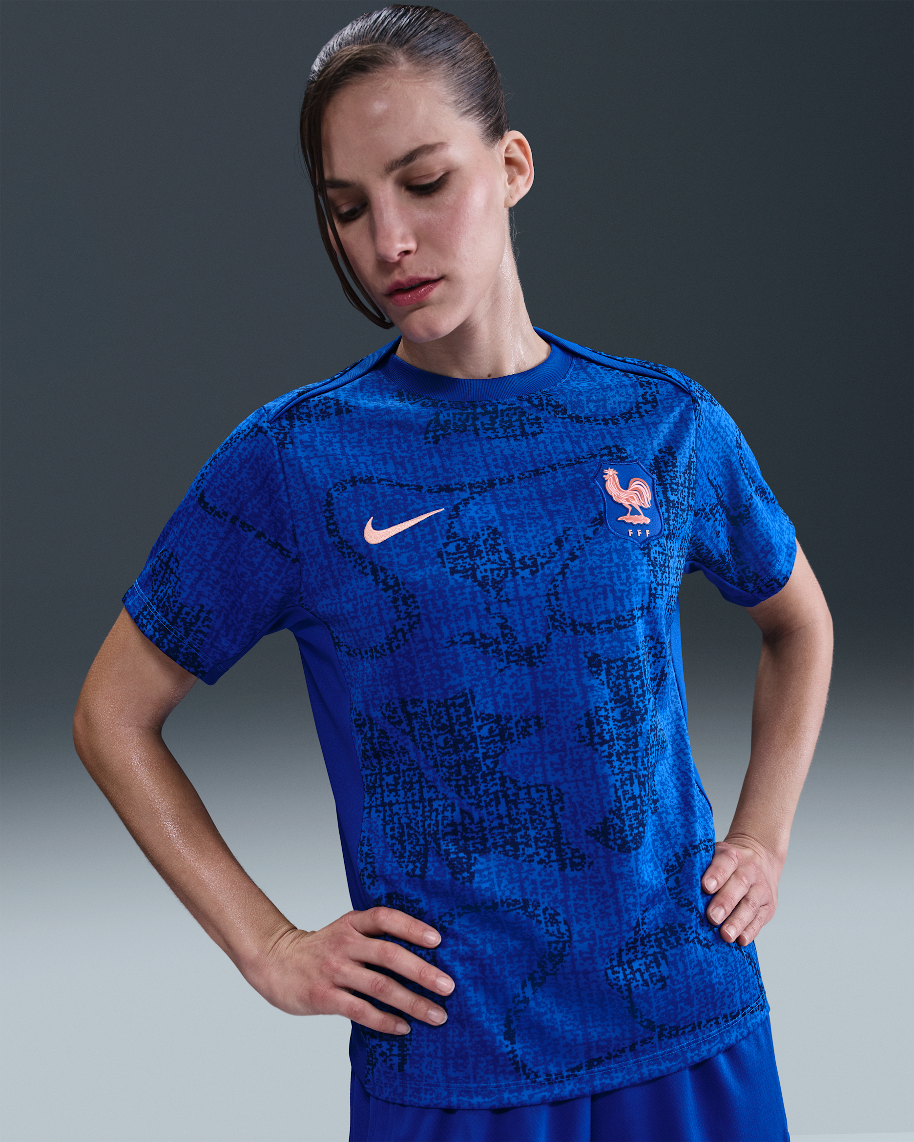 FFF Academy Pro Nike Dri-FIT Maç Öncesi Kısa Kollu Kadın Futbol Üstü - Lyon Blue/Bright Blue/Blue Void/Light Madder Root