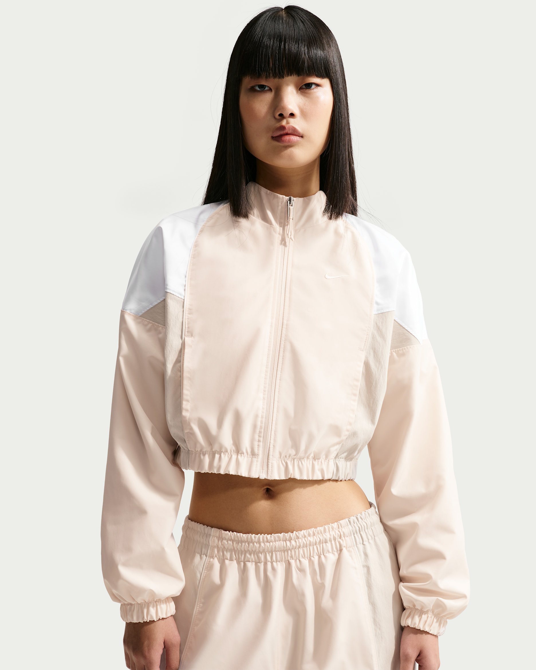 Träningsjacka Nike Sportswear i krympt modell för kvinnor - Chalk/Vit/Light Bone/Sail