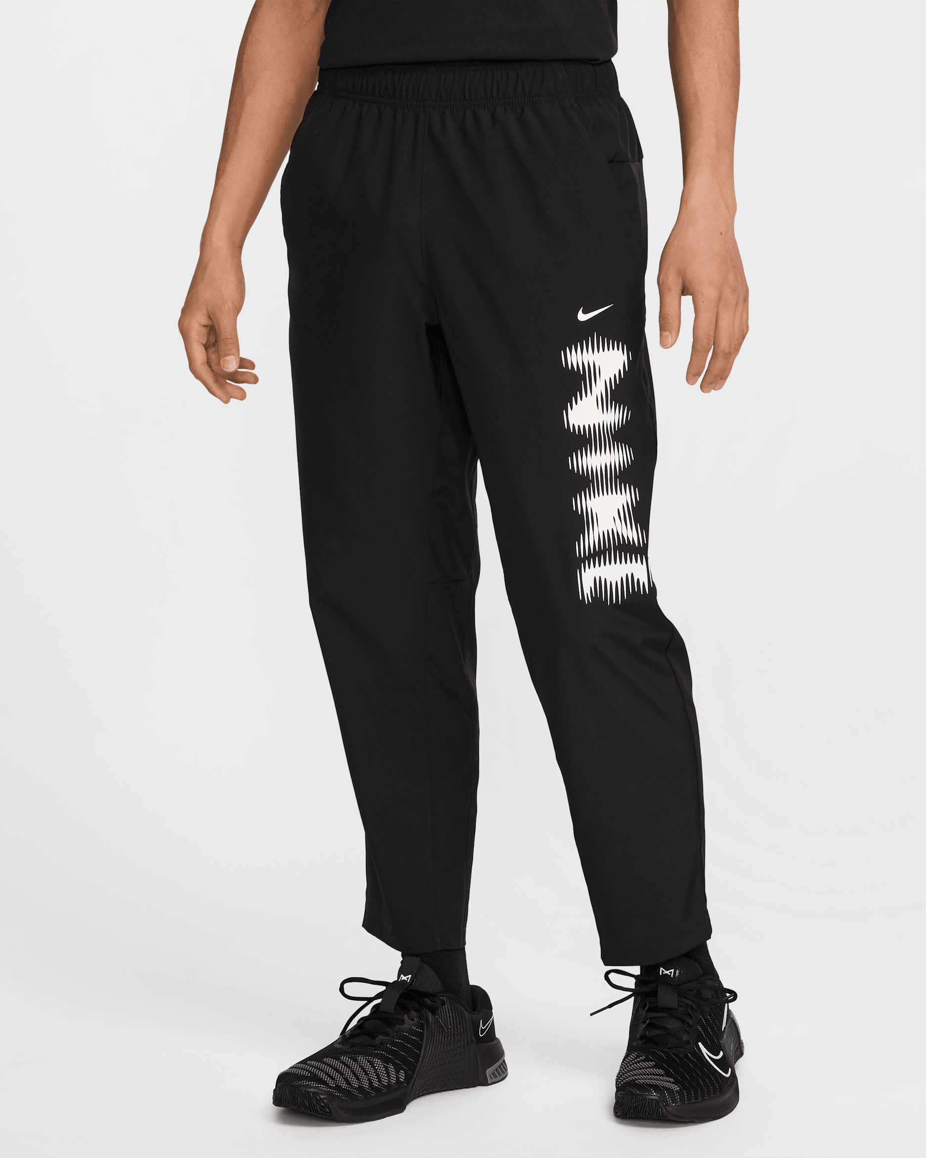 Nike Form Men's Dri-FIT Versatile Trousers - Black/White