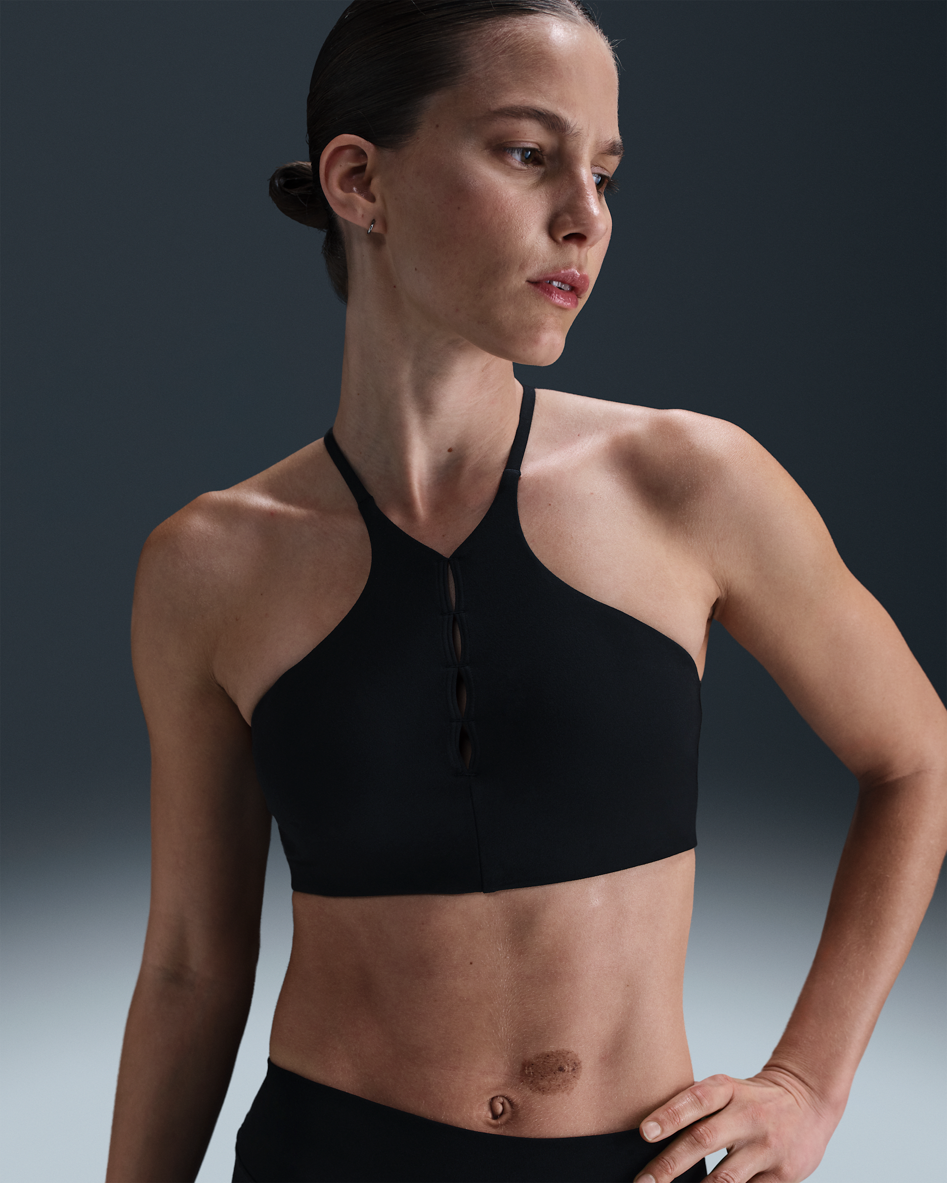 Bra deportivo de baja sujeción acolchado con cuello alto para mujer Nike One Keyhole - Negro