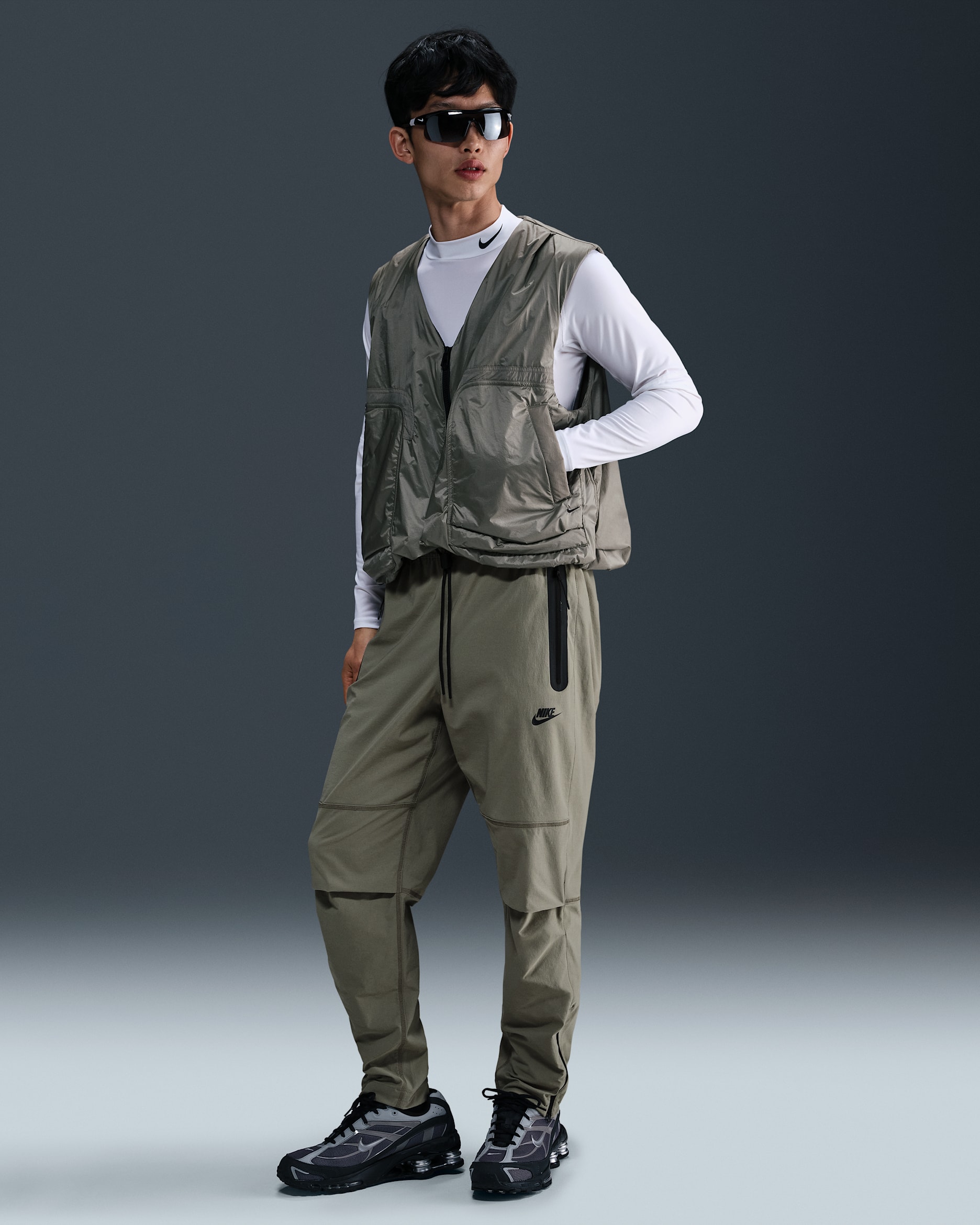 Ανδρικό υφαντό παντελόνι Nike Tech - Light Army/Μαύρο