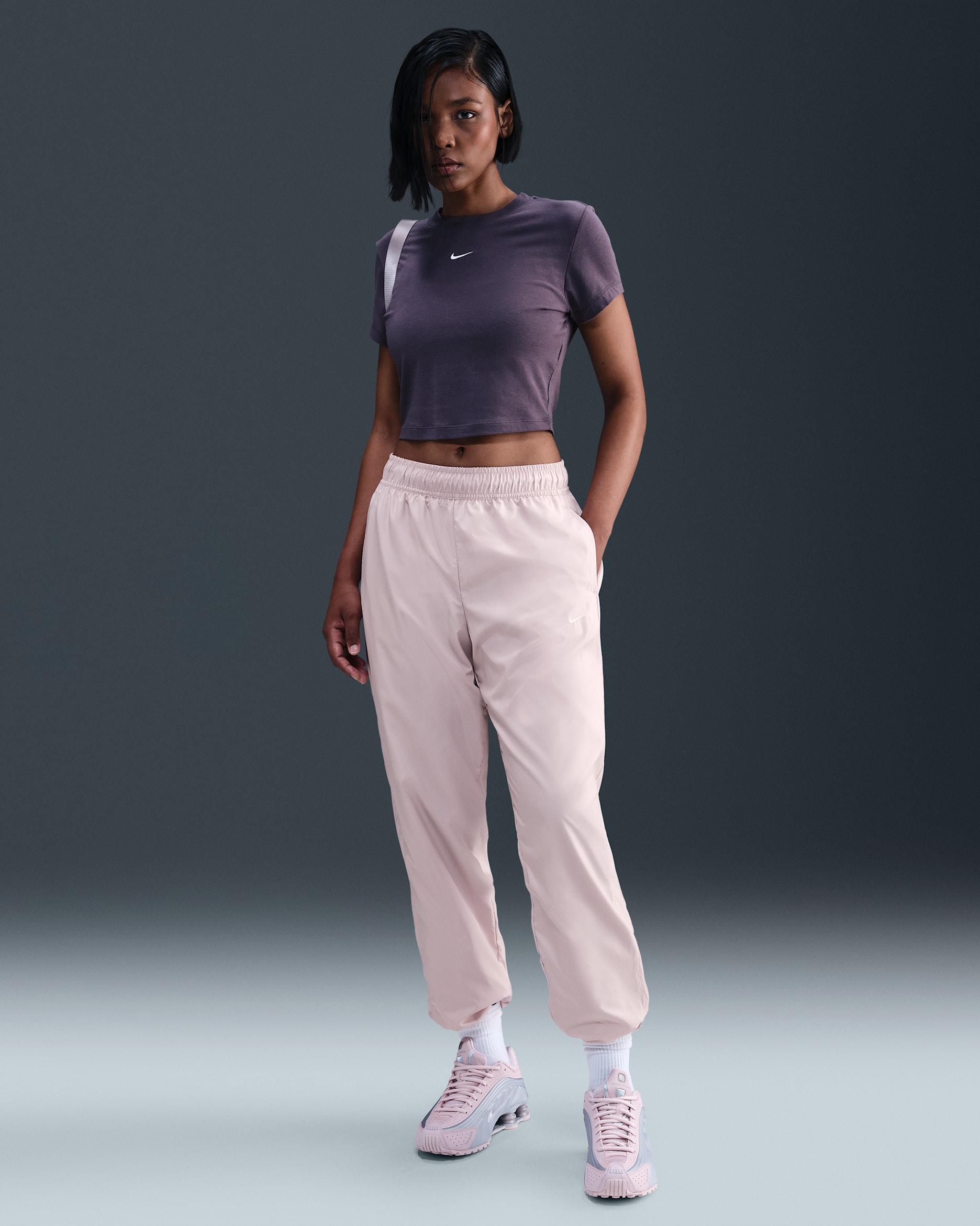 Nike Sportswear Classic Wovens Women's UV Protection Mid-Rise Loose Joggers - Silt Red/Sail