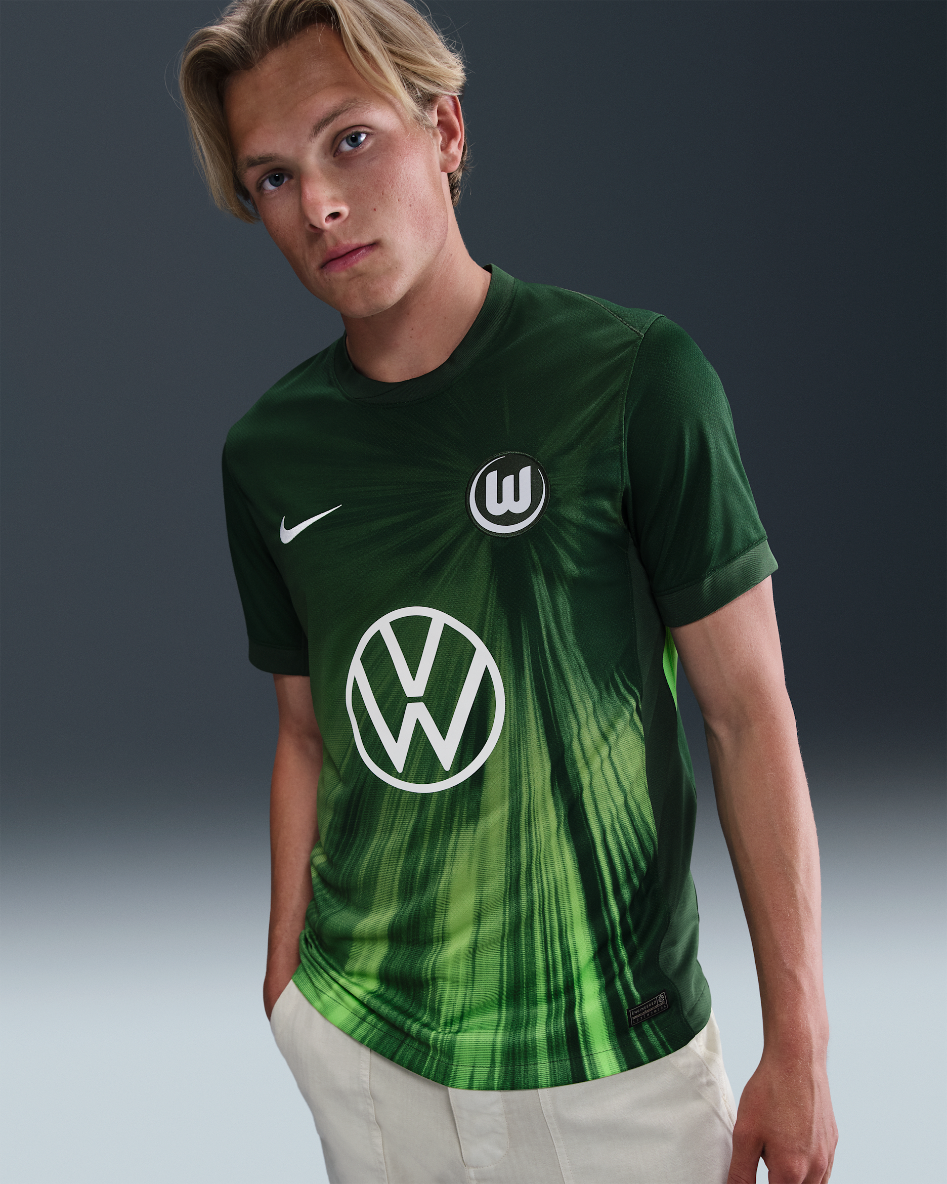 VfL Wolfsburg 2025/2026 Stadium Home Men's Nike Dri-FIT Football Replica Short-Sleeve Top - Gorge Green/White