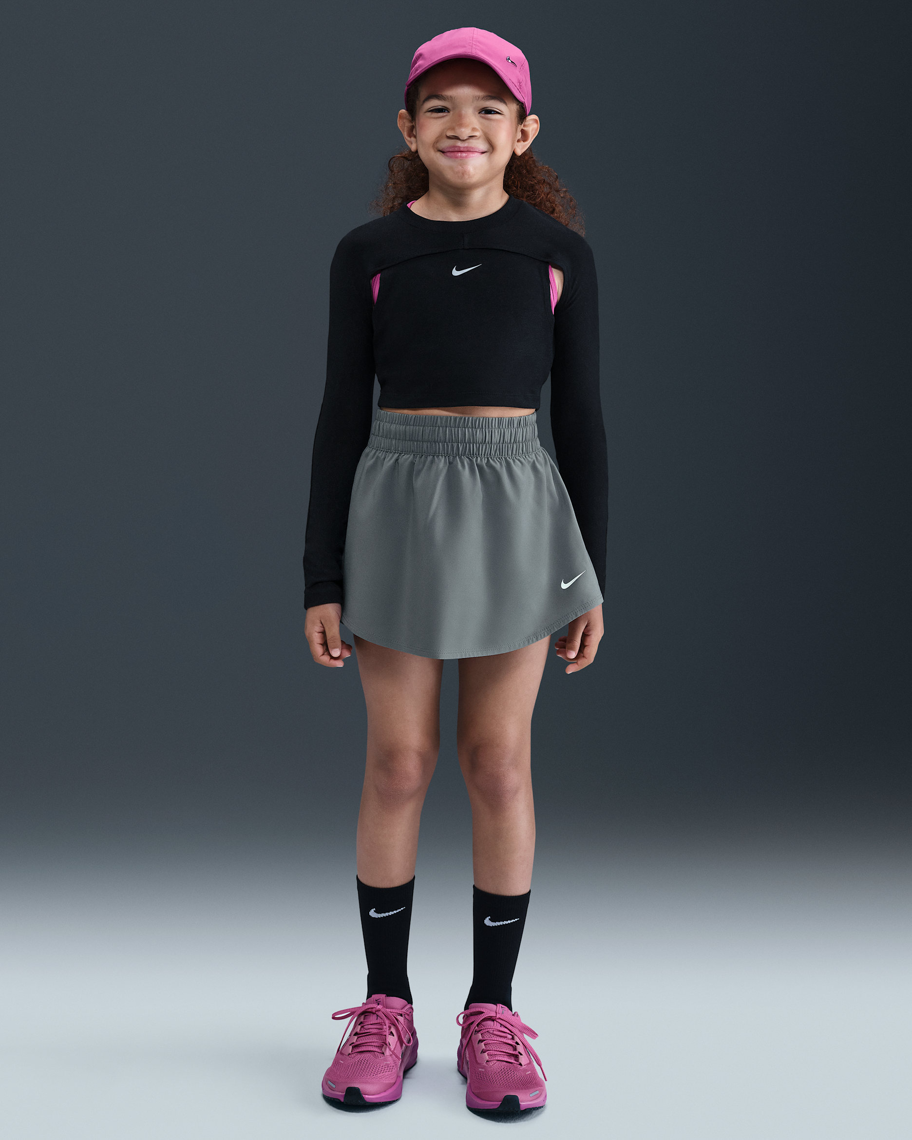 Skort Dri-FIT de tiro alto para niña talla grande Nike One - Gris humo/Blanco