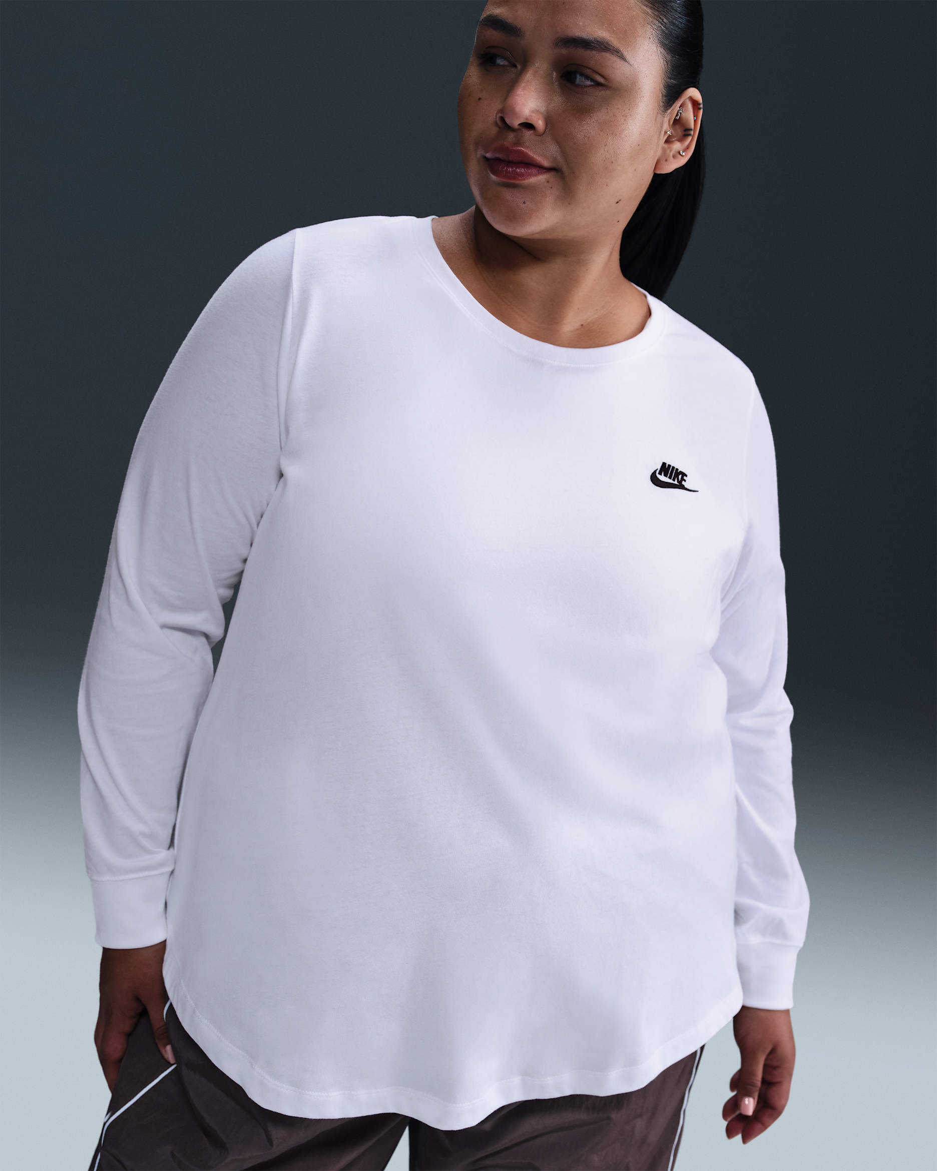 Nike Sportswear Club Women's Long-Sleeve T-Shirt (Plus Size) - White/Black