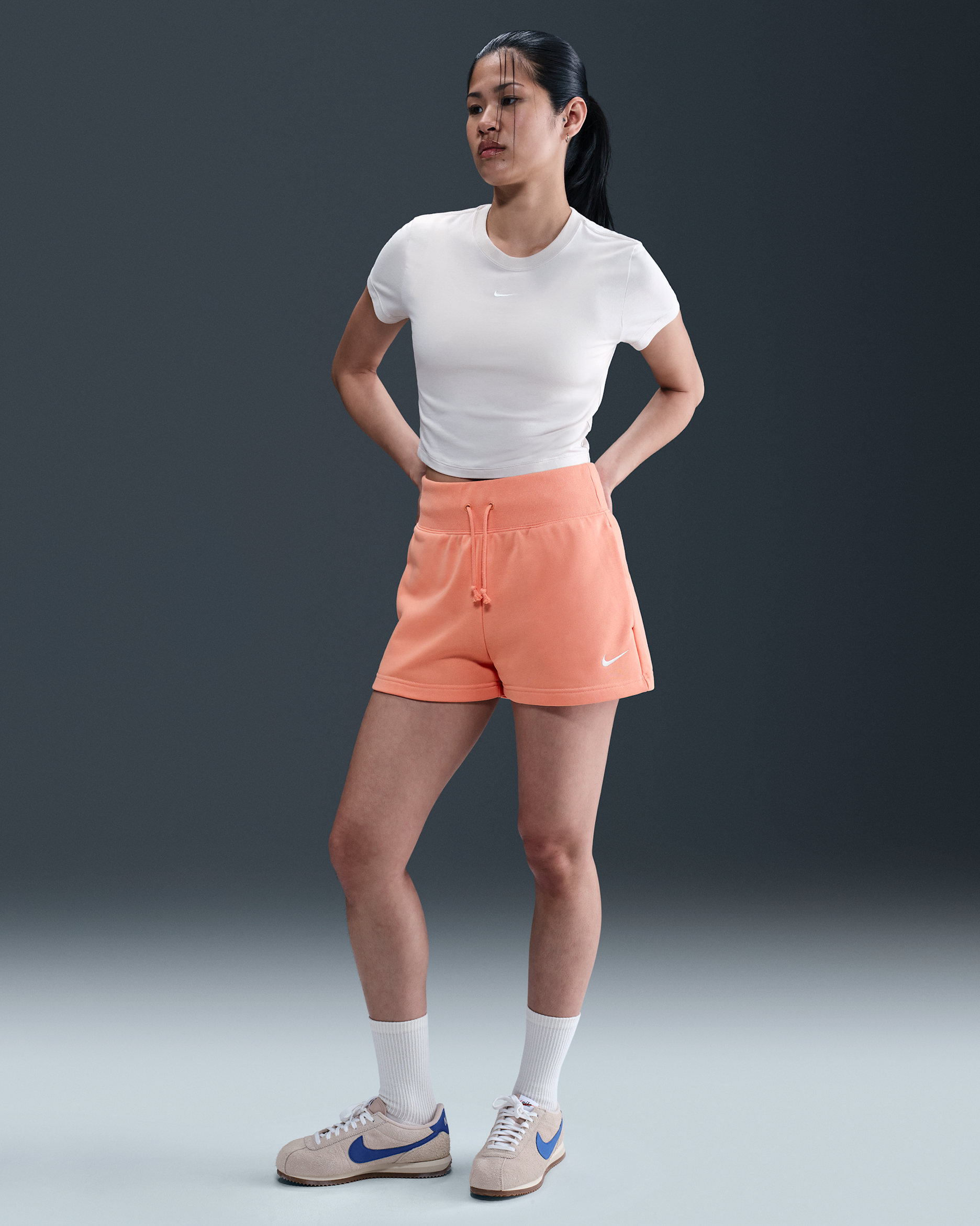 나이키 스포츠웨어 피닉스 플리스 여성 하이웨이스트 루즈 프렌치 테리 쇼츠 - 애프리캇 아게이트/세일