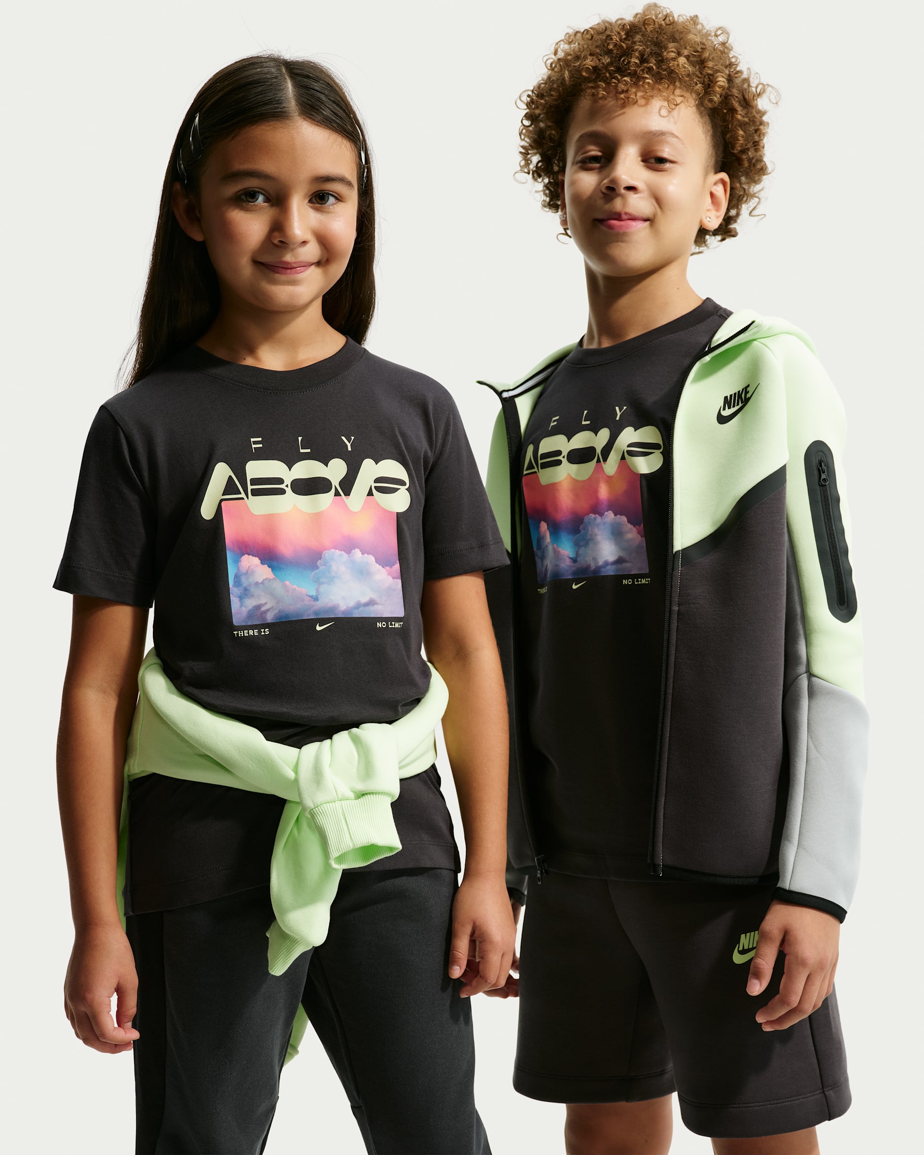Nike Sportswear Big Kids' T-Shirt - Off Noir