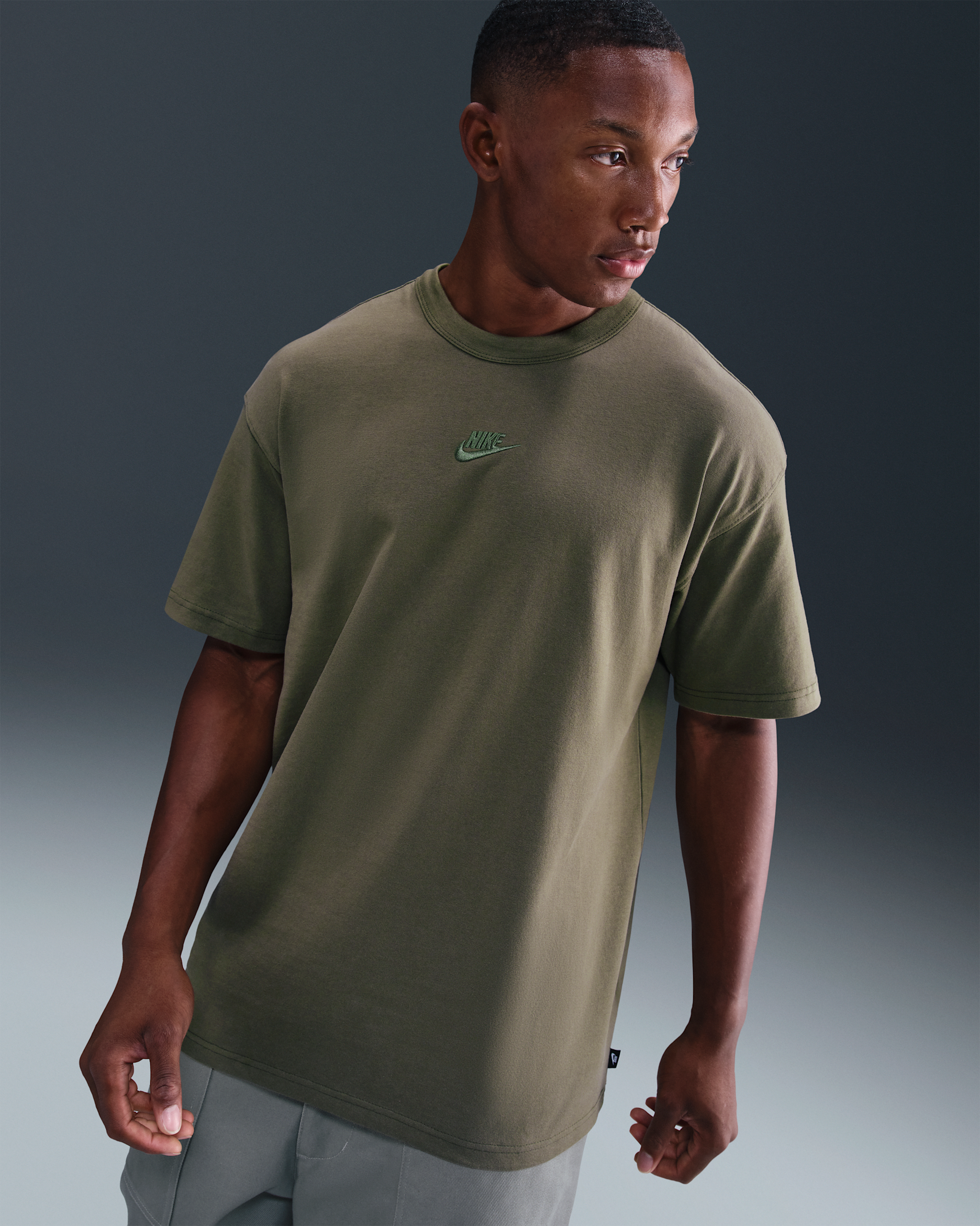 Nike Sportswear Premium Essentials Men's T-Shirt - Medium Olive