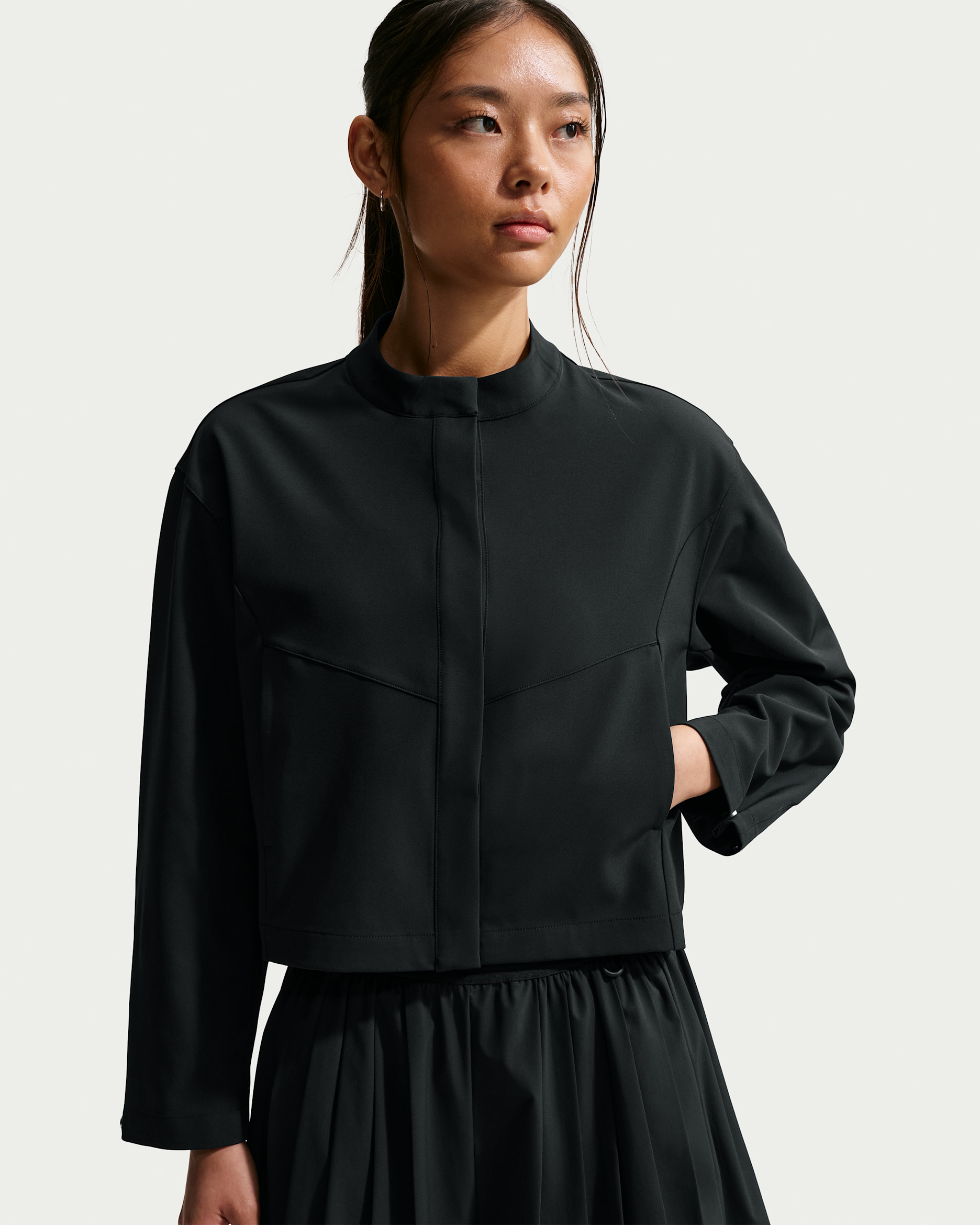 ナイキ 24.7 PerfectStretch ウィメンズ Dri-FIT ルーズフィット クロップド ジャケット - ブラック/ブラック/ダークスモークグレー