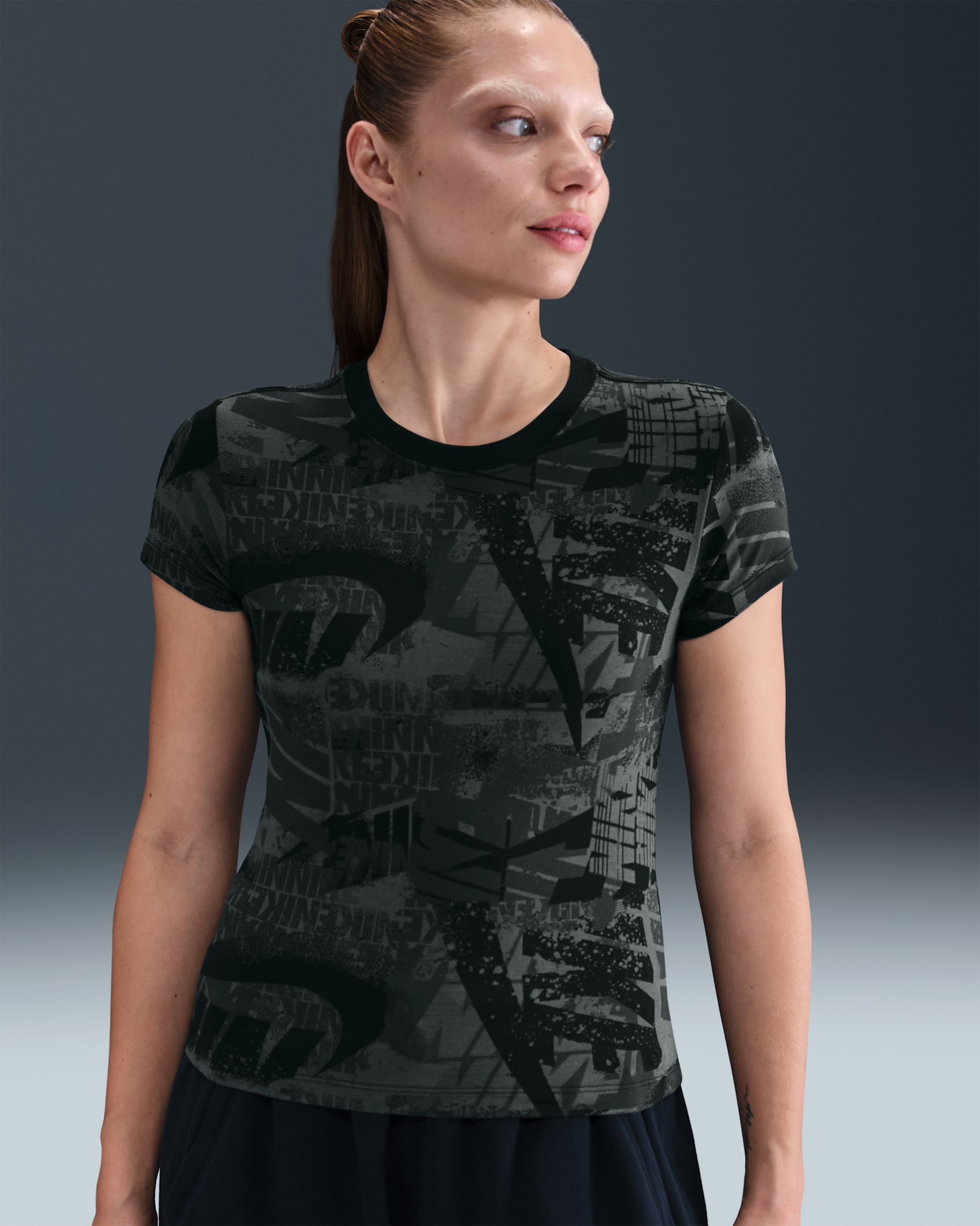 Nike Sportswear Women's Slim T-Shirt - Black